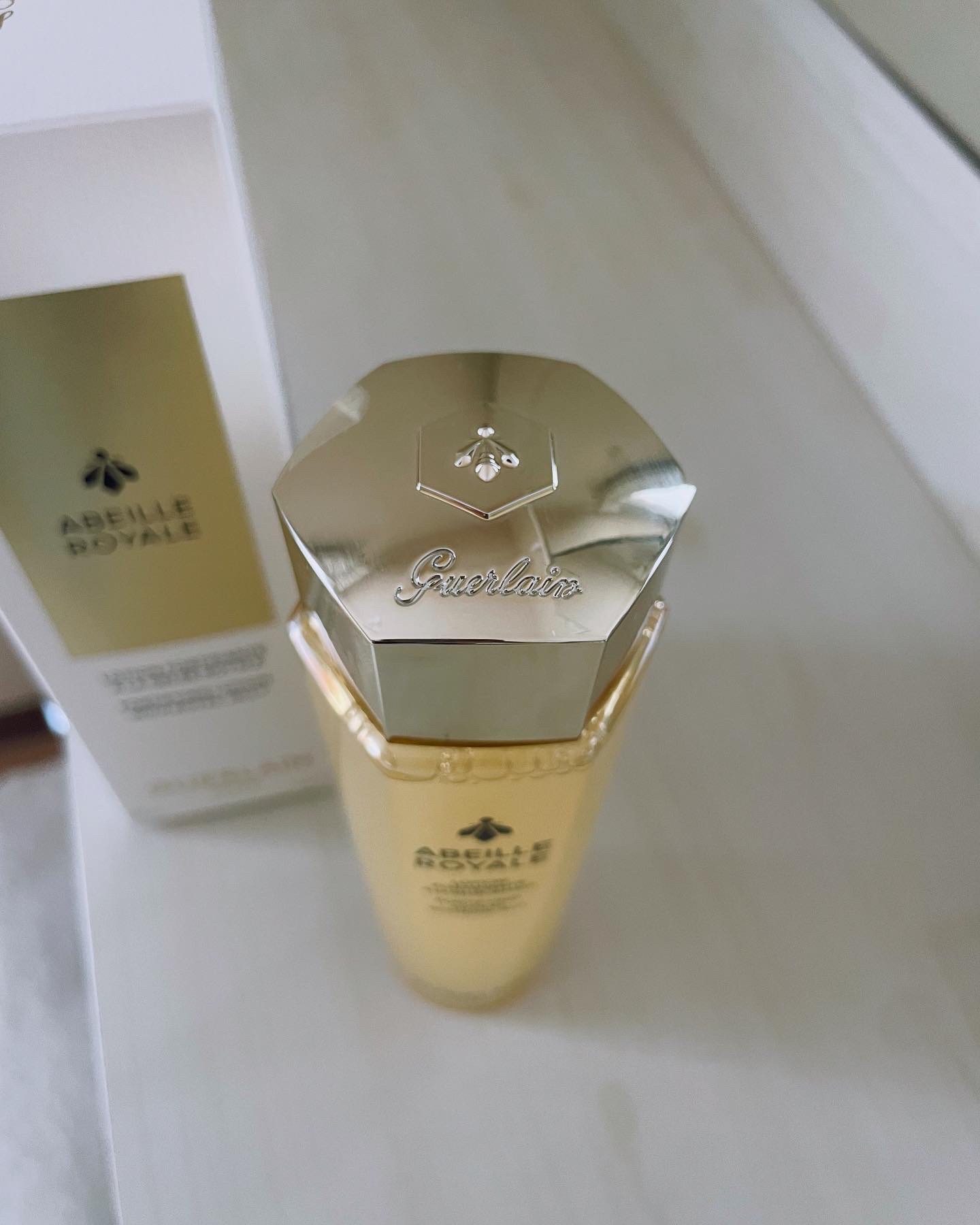 GUERLAIN アベイユ ロイヤル フォーティファイング ローションのクチコミ「⁡
⁡
ゲランのアベイユロイヤルの香りにイチコロにされ化粧水買ってみました♡
フォーティファイ.....」（2枚目）