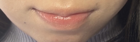 GLOWY TINT BALM 02 PERSIMMON BALM/AOU/リップグロスを使ったクチコミ（1枚目）