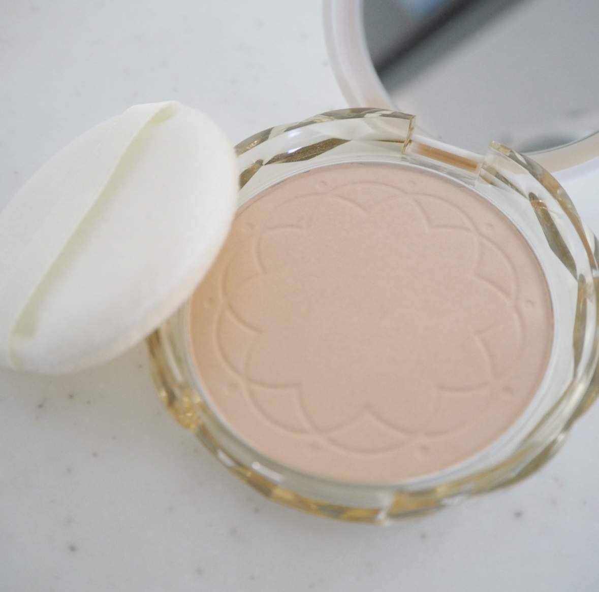 UVクリアフェイスパウダー/CEZANNE/プレストパウダーを使ったクチコミ（2枚目）