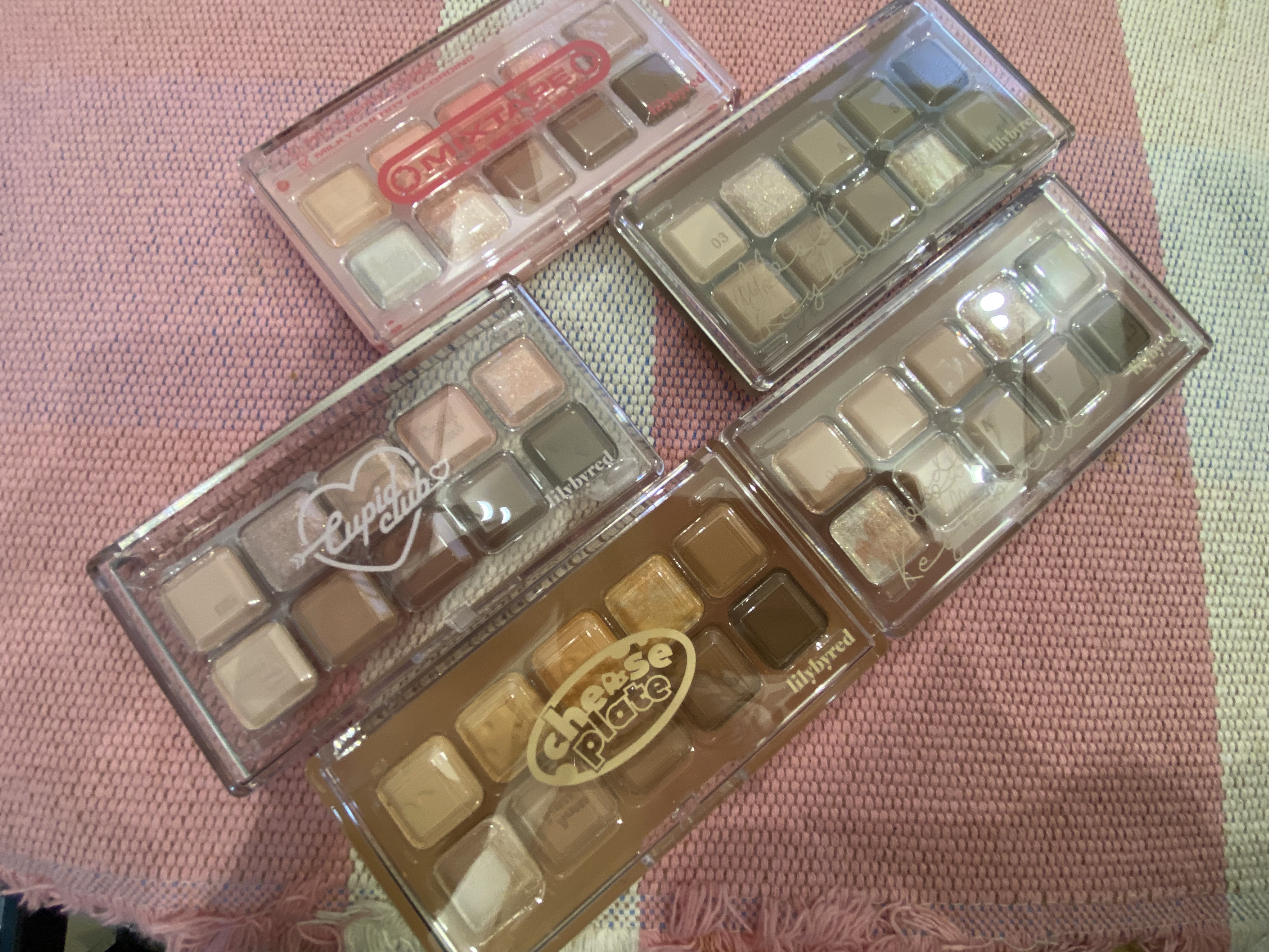 ムードキーボード 03 アッシュベージュ(Ash Beige)/lilybyred/アイシャドウパレットを使ったクチコミ（1枚目）