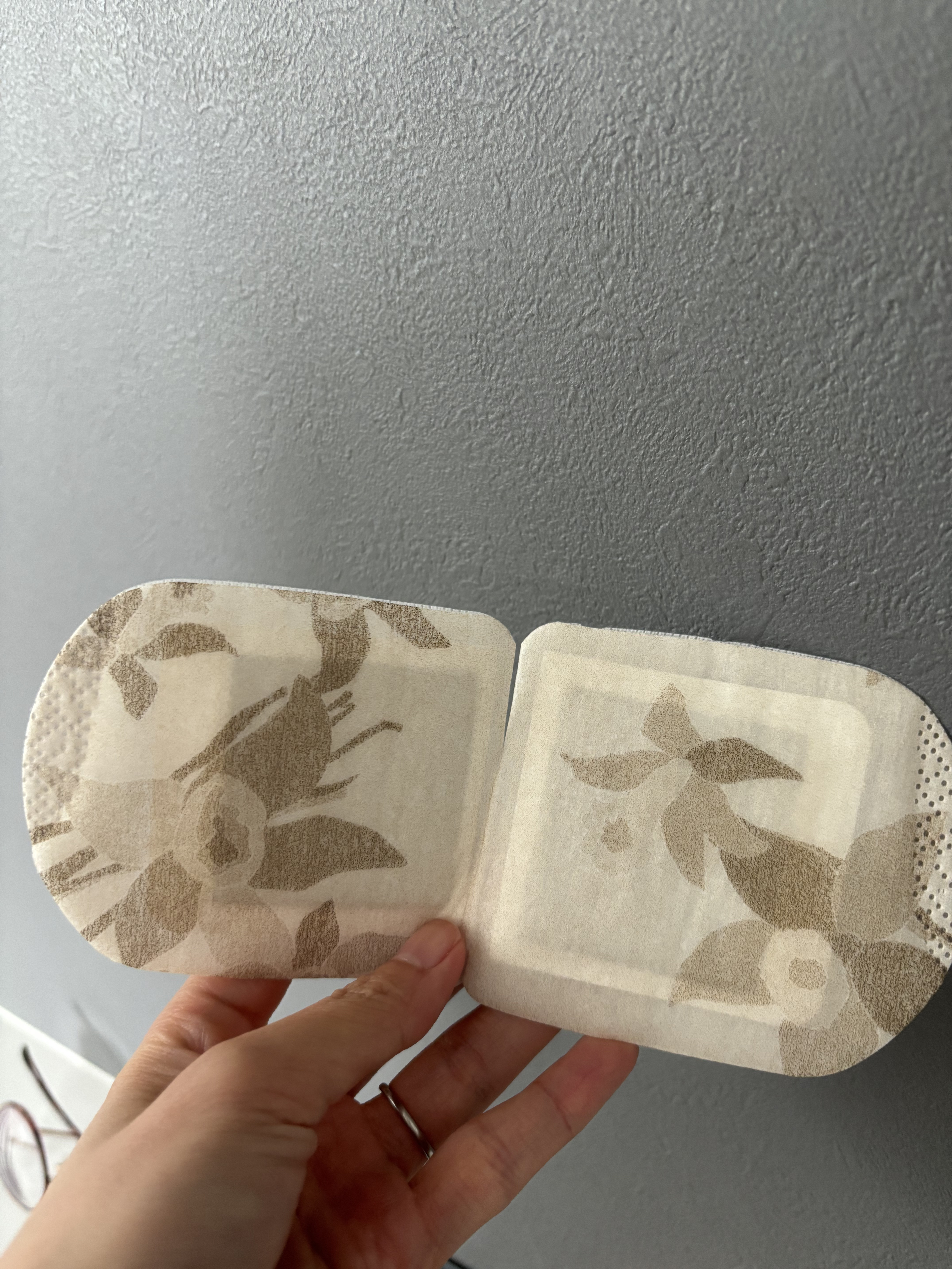 めぐりズム　蒸気でホットアイマスク　ロイヤルバニラの香り/めぐりズム/ホットアイマスクを使ったクチコミ（3枚目）