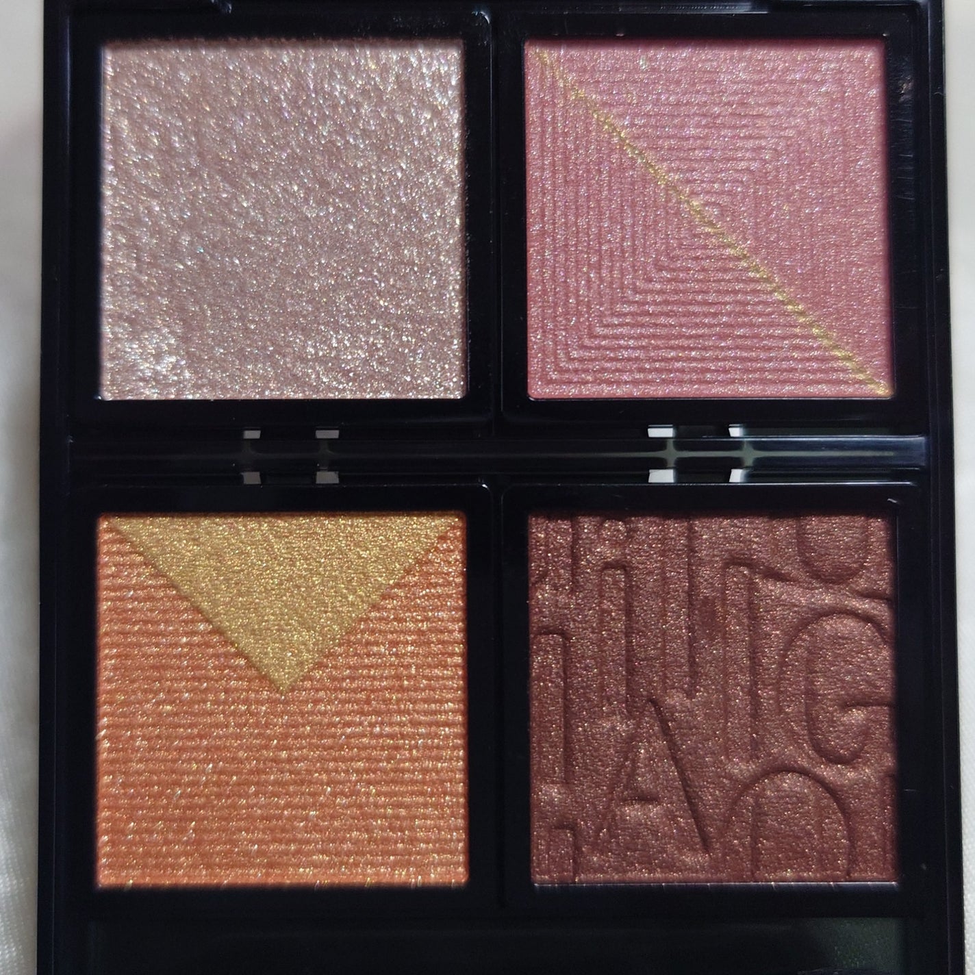 ちぇな on LIPS 「カスタマイズアイカラーアソートマキアージュから好きな色を自由に..」(2枚目)