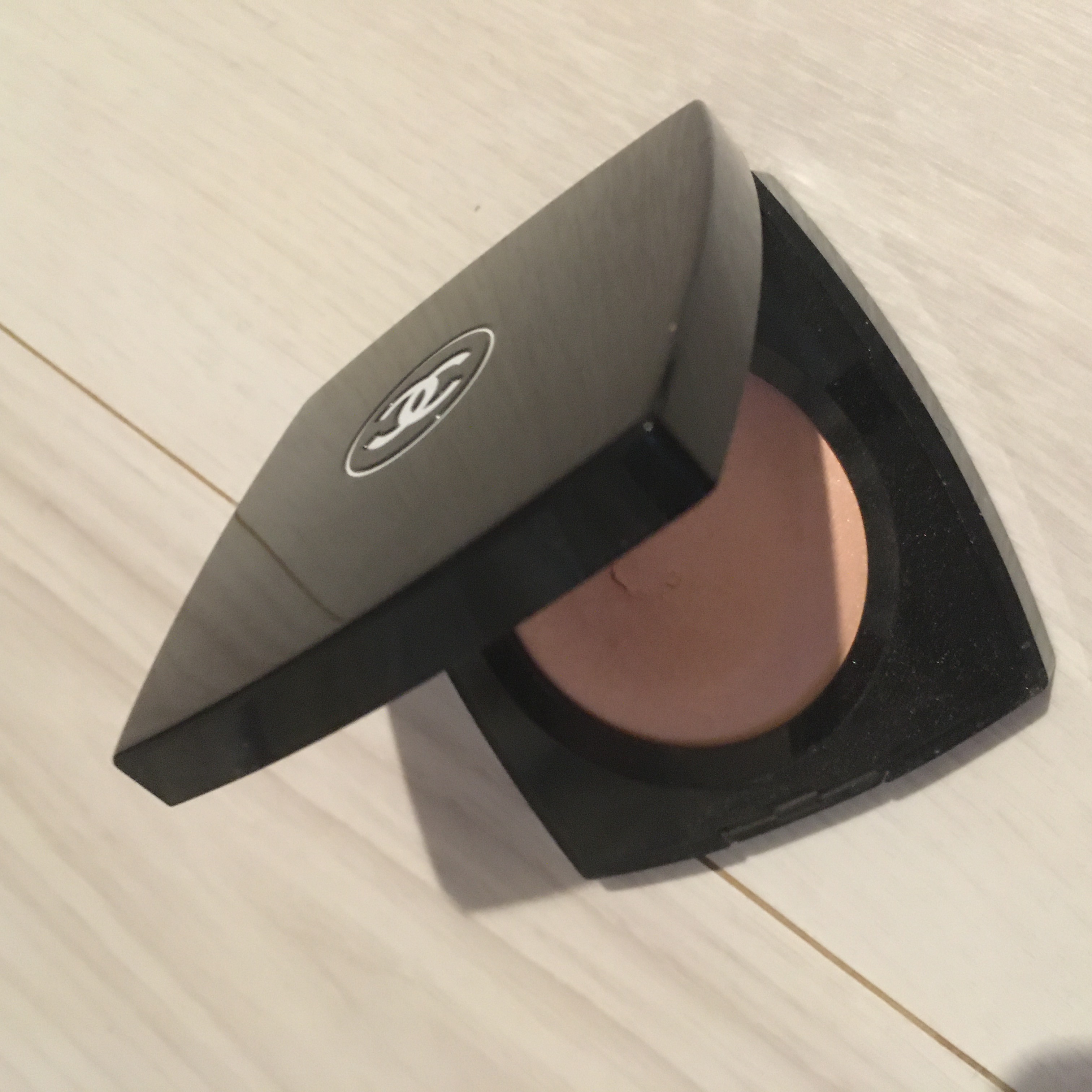 プードゥル ルミエール/CHANEL/パウダーハイライトを使ったクチコミ（1枚目）