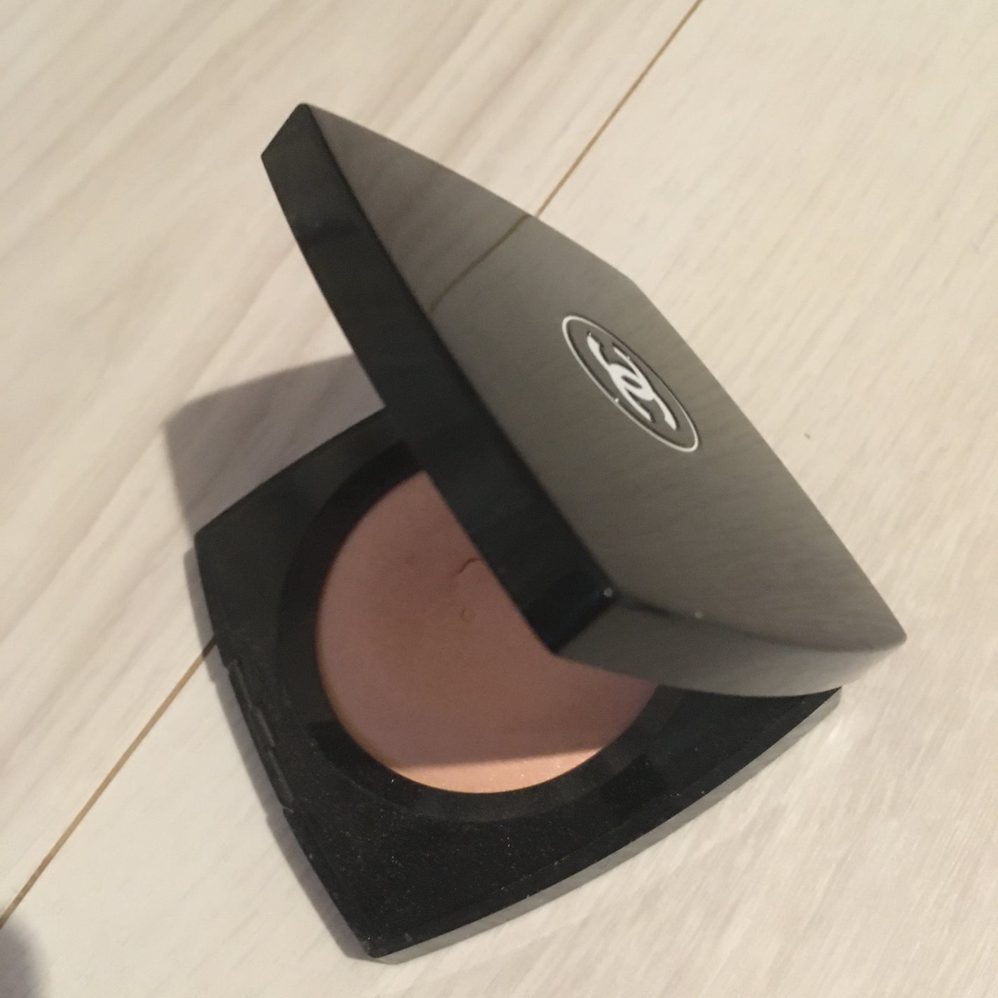 プードゥル ルミエール/CHANEL/パウダーハイライトを使ったクチコミ(1枚目)