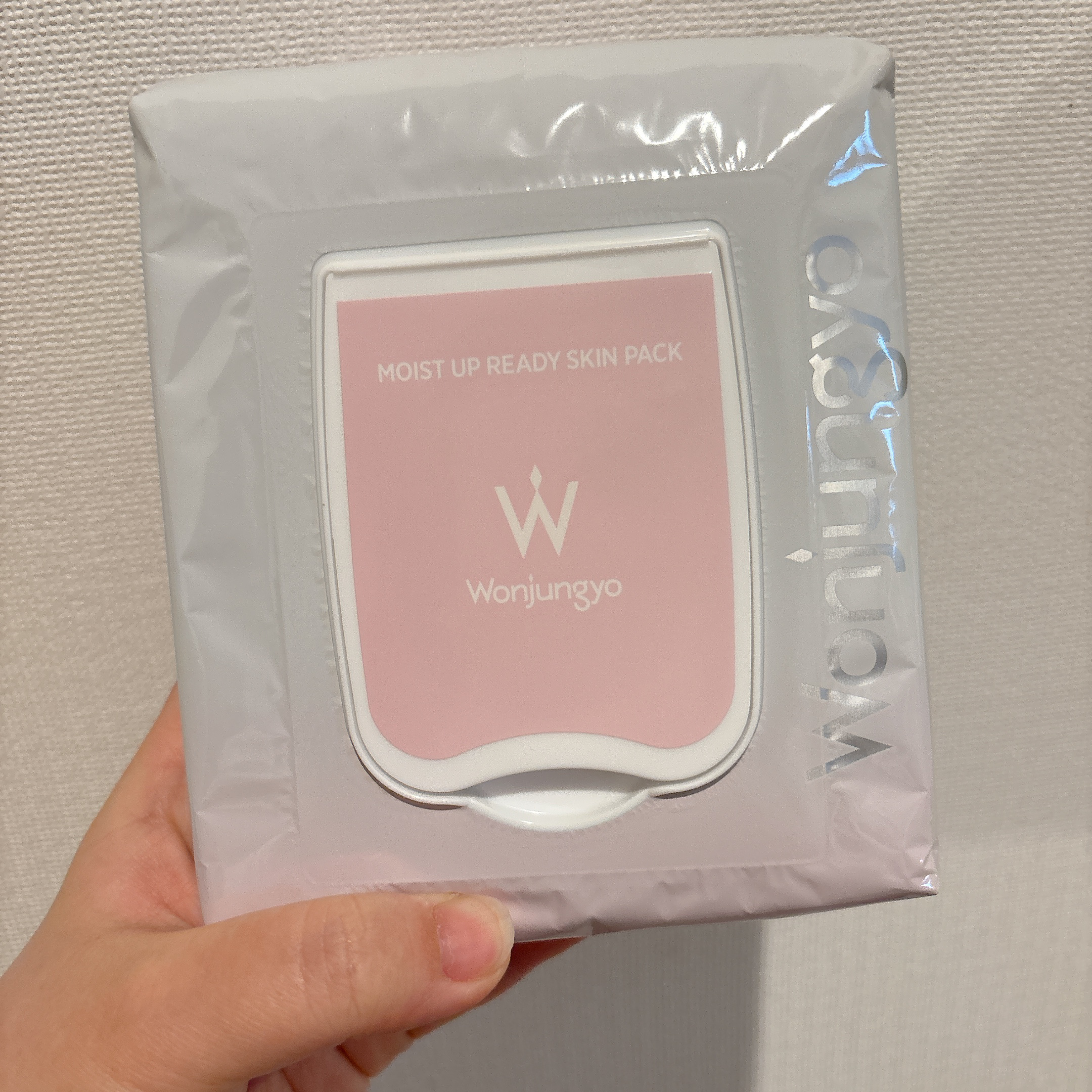 Wonjungyo　ウォンジョンヨ　モイストアップレディスキンパック


朝のメイク前に使用するパックです☀️
部分用なので気になる場所にサッと貼れて、短時間でもスキンケアをしっかり出来て嬉しいです✨

使い心地は悪くないのですが、劇的に変