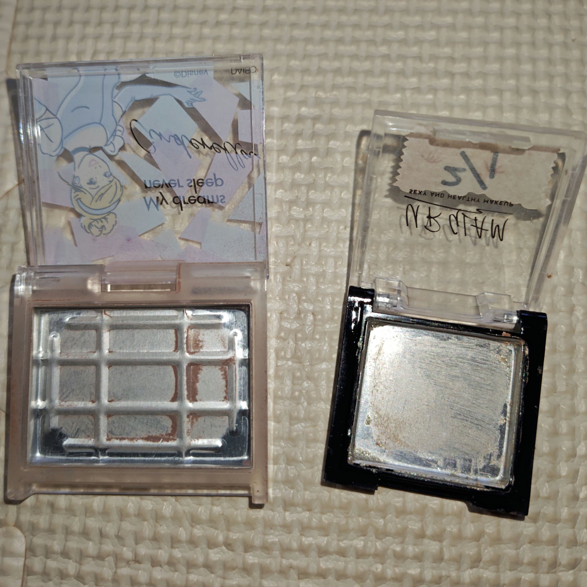 UR GLAM　AIRY EYE COLOR ゴールド/U R GLAM/ジェル・クリームアイシャドウを使ったクチコミ（1枚目）