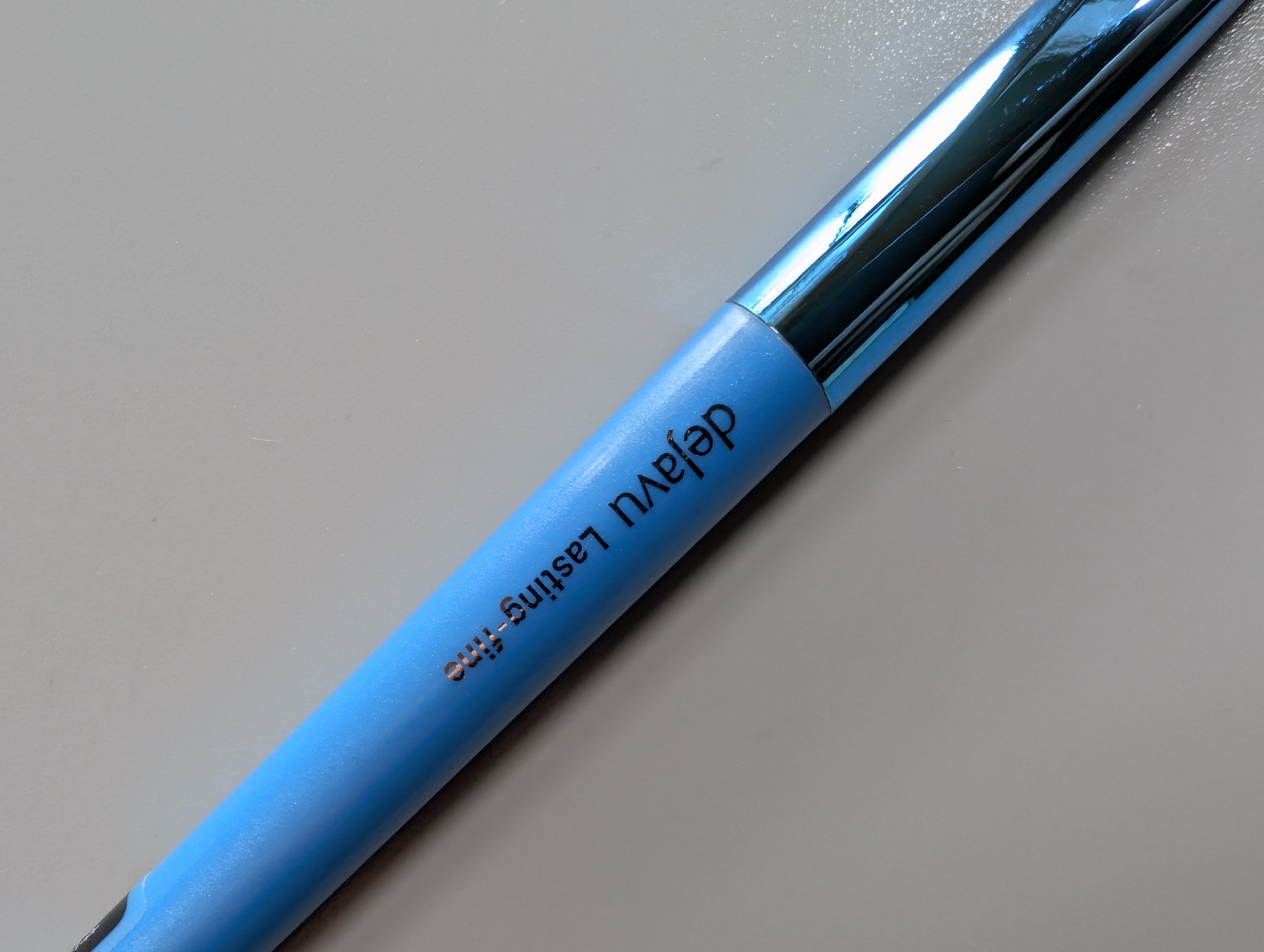 「密着アイライナー」極細クリームペンシル/デジャヴュ/ペンシルアイライナーを使ったクチコミ（1枚目）