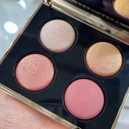 リュクス アイシャドウ クォード グロウ ウィズ ラブ コレクション/BOBBI BROWN/アイシャドウパレットを使ったクチコミ(2枚目)