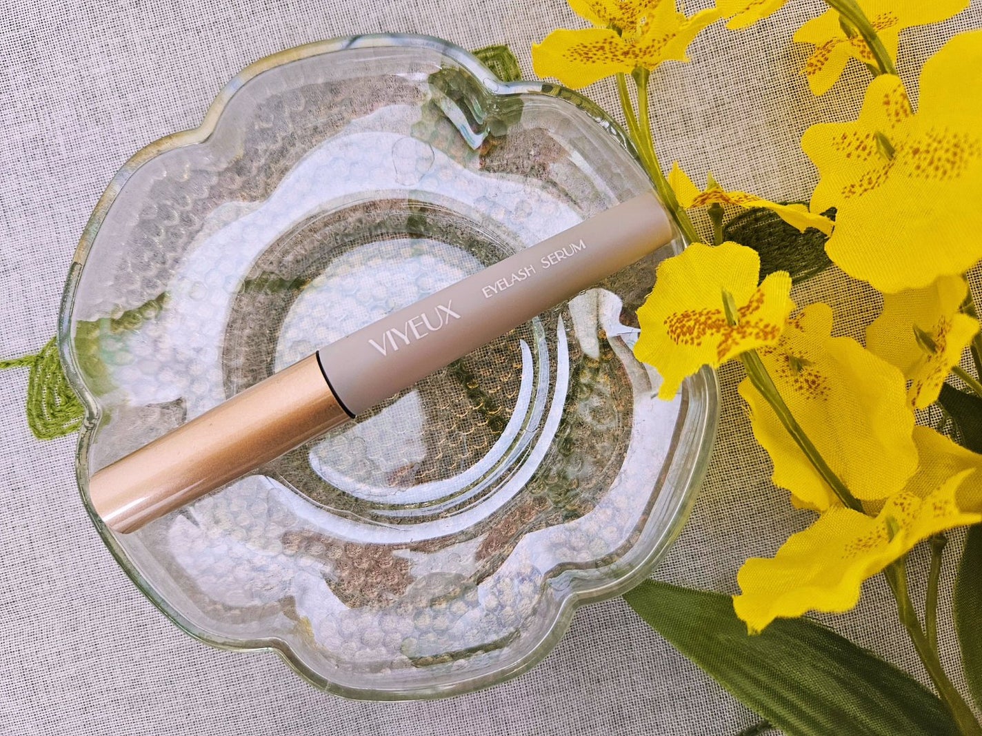 アイラッシュセラム/VIYEUX/まつげ美容液を使ったクチコミ(3枚目)