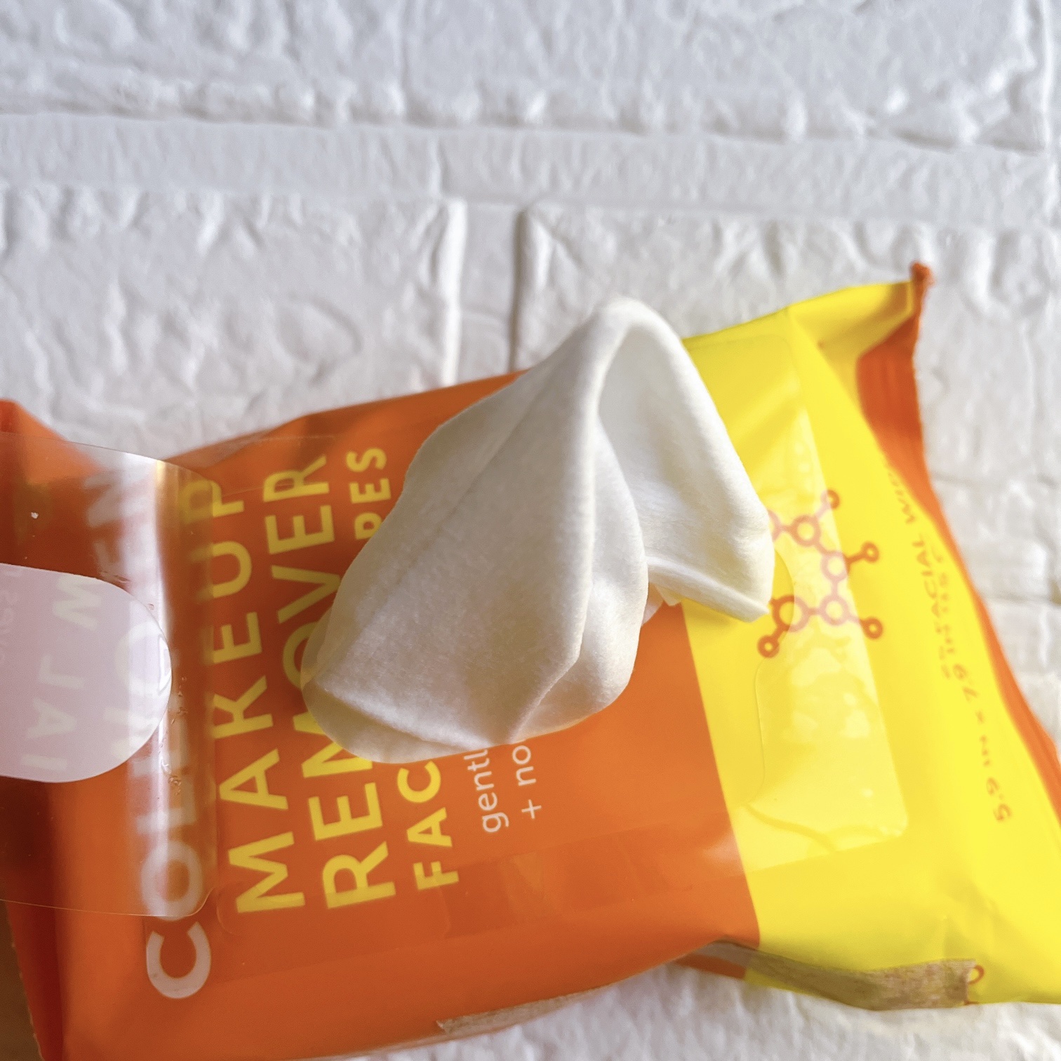 コラーゲンメイク落としフェイシャルワイプ/Nu-Pore/クレンジングシートを使ったクチコミ（2枚目）