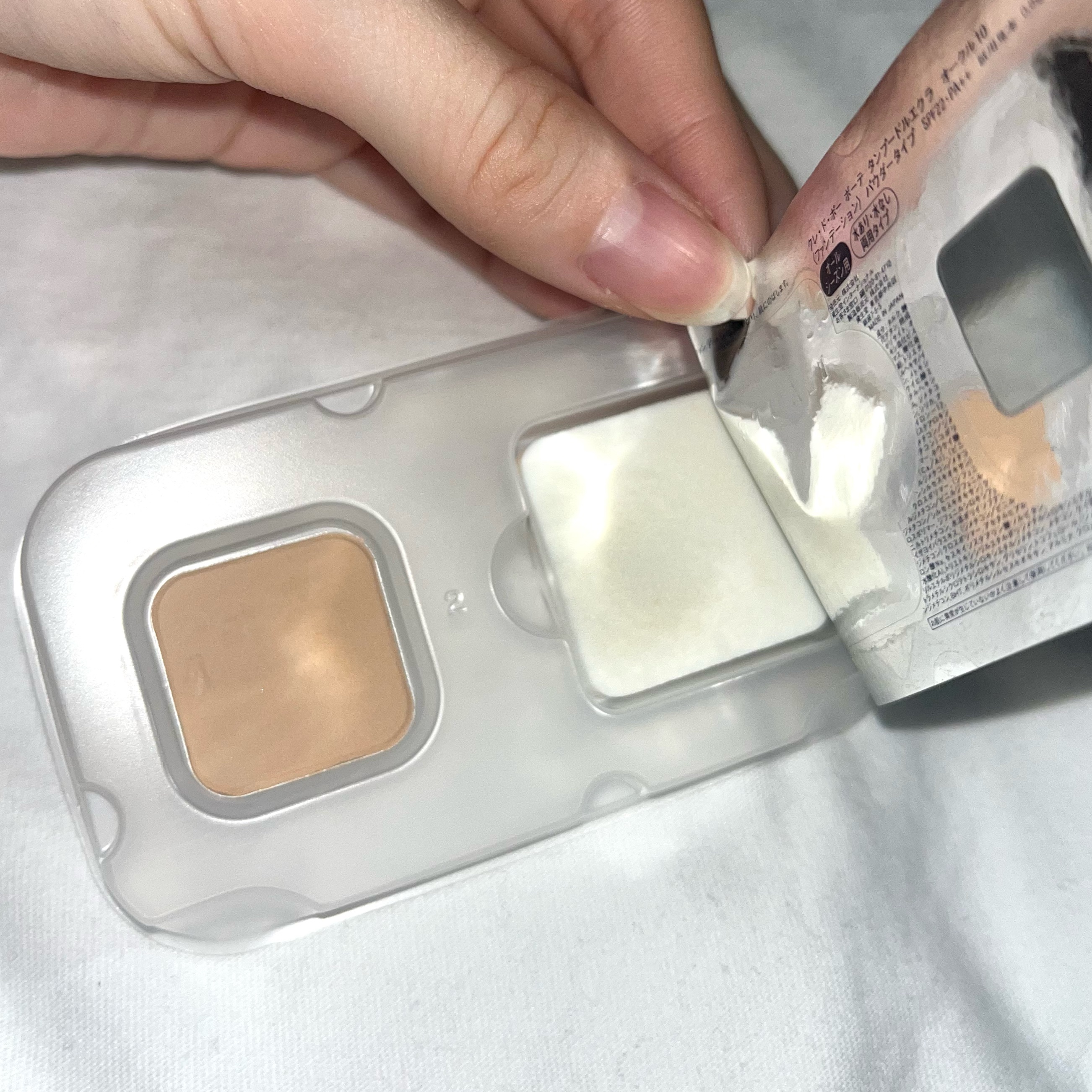 クレ・ド・ポー ボーテ  タンプードルエクラⅡ/クレ・ド・ポー ボーテ/パウダーファンデーションを使ったクチコミ（2枚目）