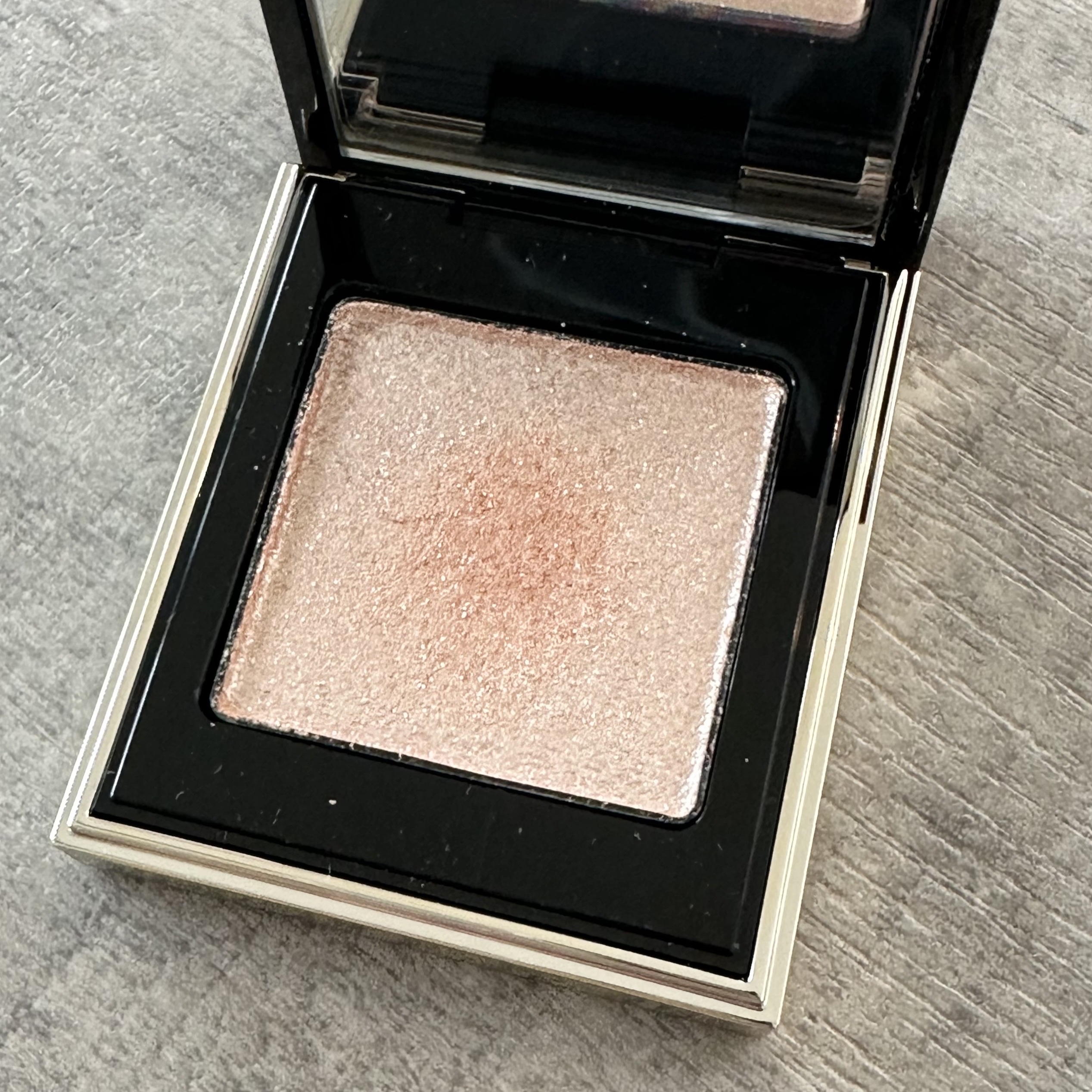 トーン タッチ アイズ/SUQQU/単色アイシャドウを使ったクチコミ（1枚目）