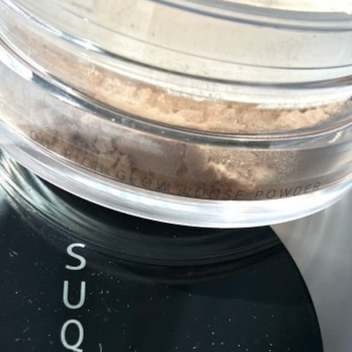 SUQQU オイル リッチ グロウ ルース パウダーのクチコミ「SUQQUのオイル リッチ グロウ ルース パウダー、
カラーは通常色です。

SUQQU大好.....」（3枚目）