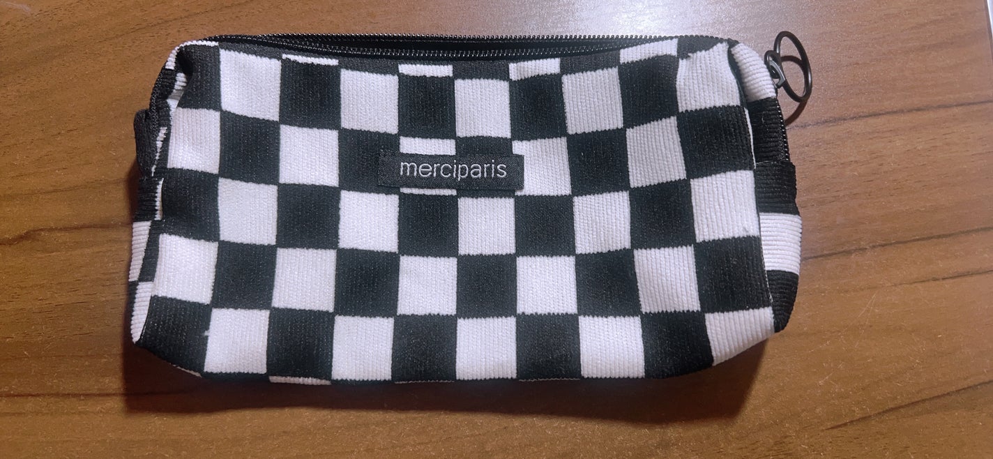 ゆん on LIPS 「SHEIN23806331写真通りのペンケースめちゃくちゃかわ..」(2枚目)