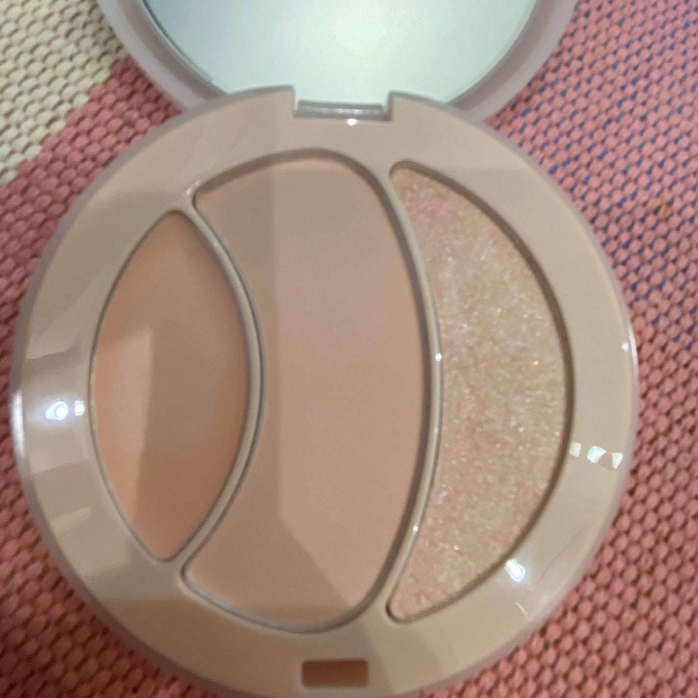 マルチファンクショナルハイライトパレット/INTO U/ハイライトを使ったクチコミ(3枚目)