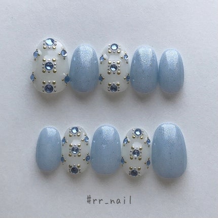 れちめろ on LIPS 「透け感がありちゅるんとしたビジューたっぷりのデザインをまとめて..」(8枚目)