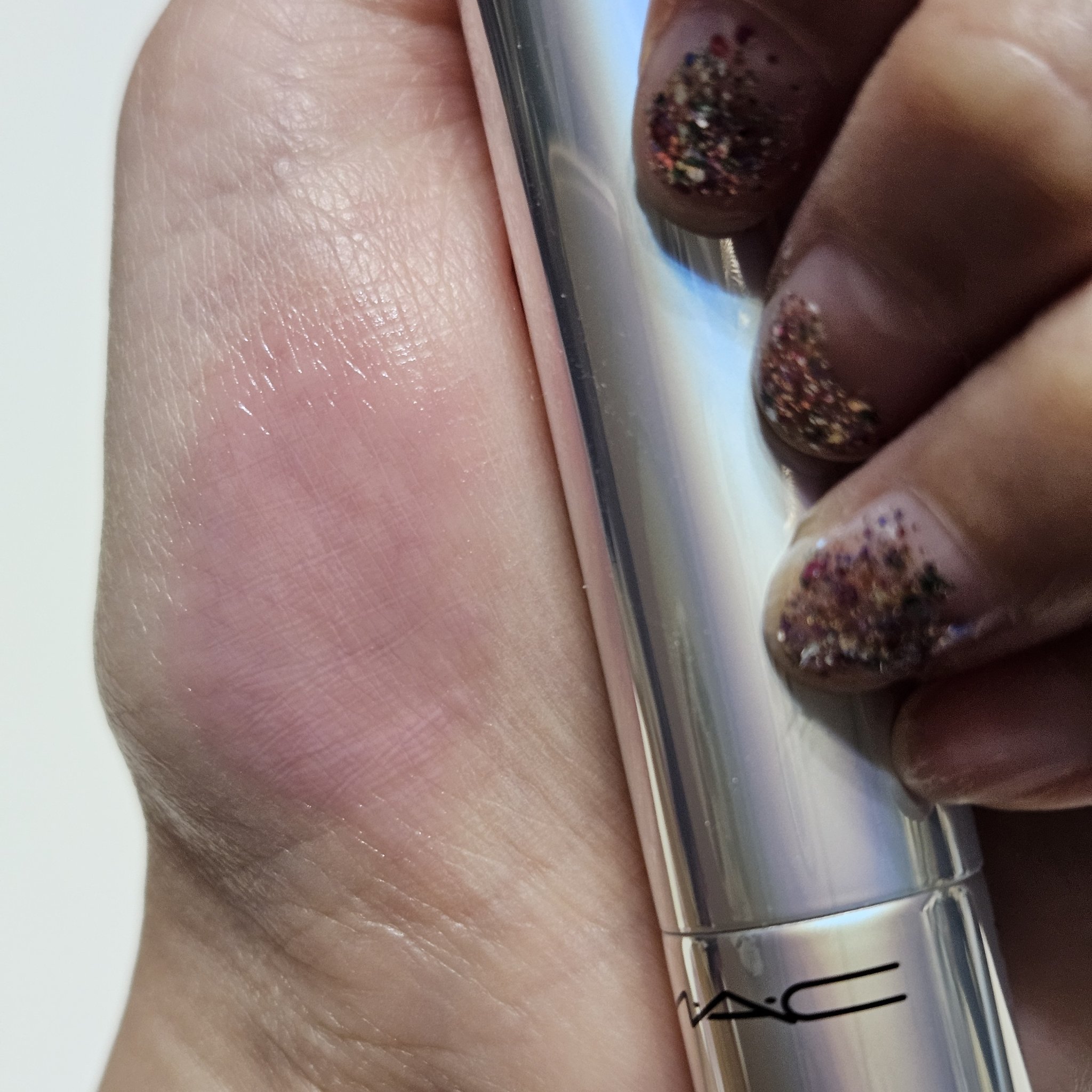 グロー プレイ テンダートーク リップ バーム/M・A・C/リップバームを使ったクチコミ（3枚目）