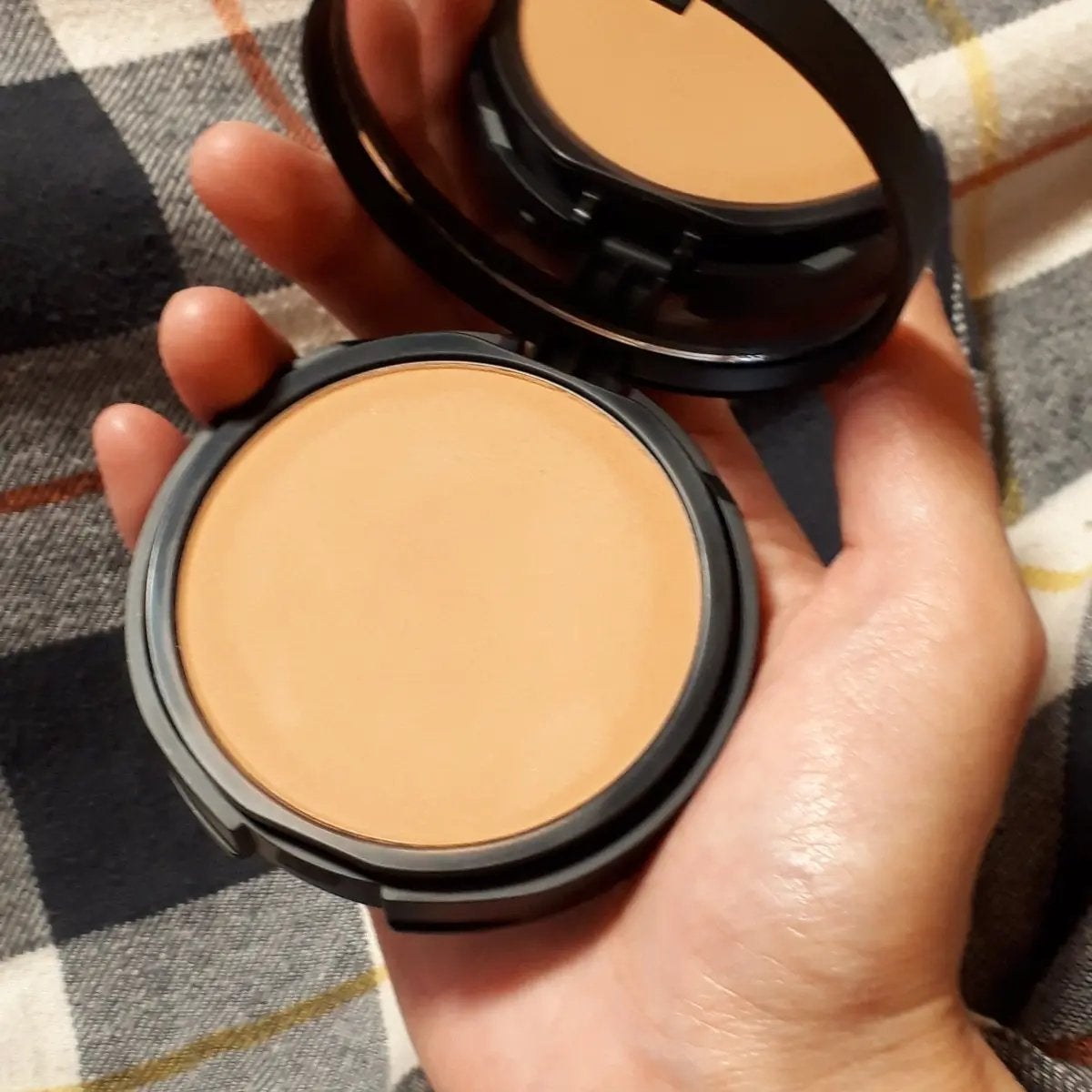 ベアプロ 24HR パウダー ファンデーション/bareMinerals/パウダーファンデーションを使ったクチコミ(2枚目)