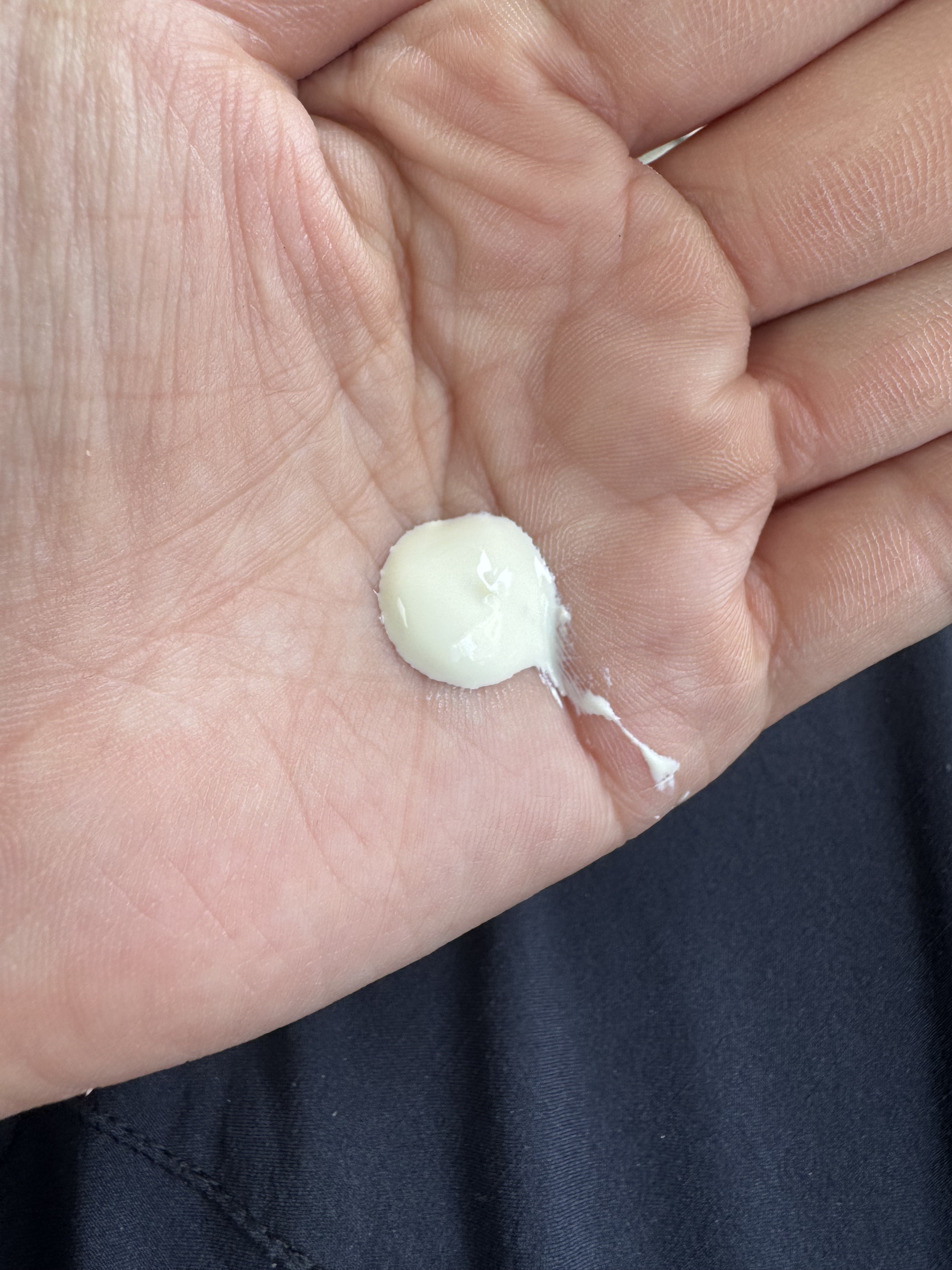 アネッサ　パーフェクトUV　スキンケアジェル　NA/アネッサ/日焼け止めジェルを使ったクチコミ（2枚目）