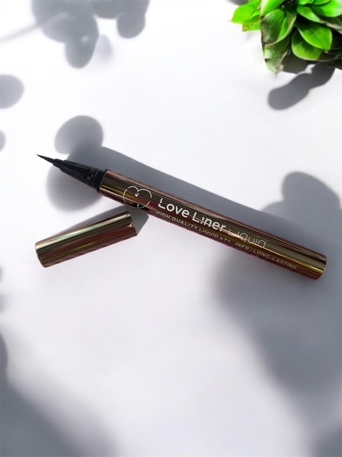 リキッドアイライナーR4 ブラック/ラブ・ライナー/リキッドアイライナーを使ったクチコミ（1枚目）