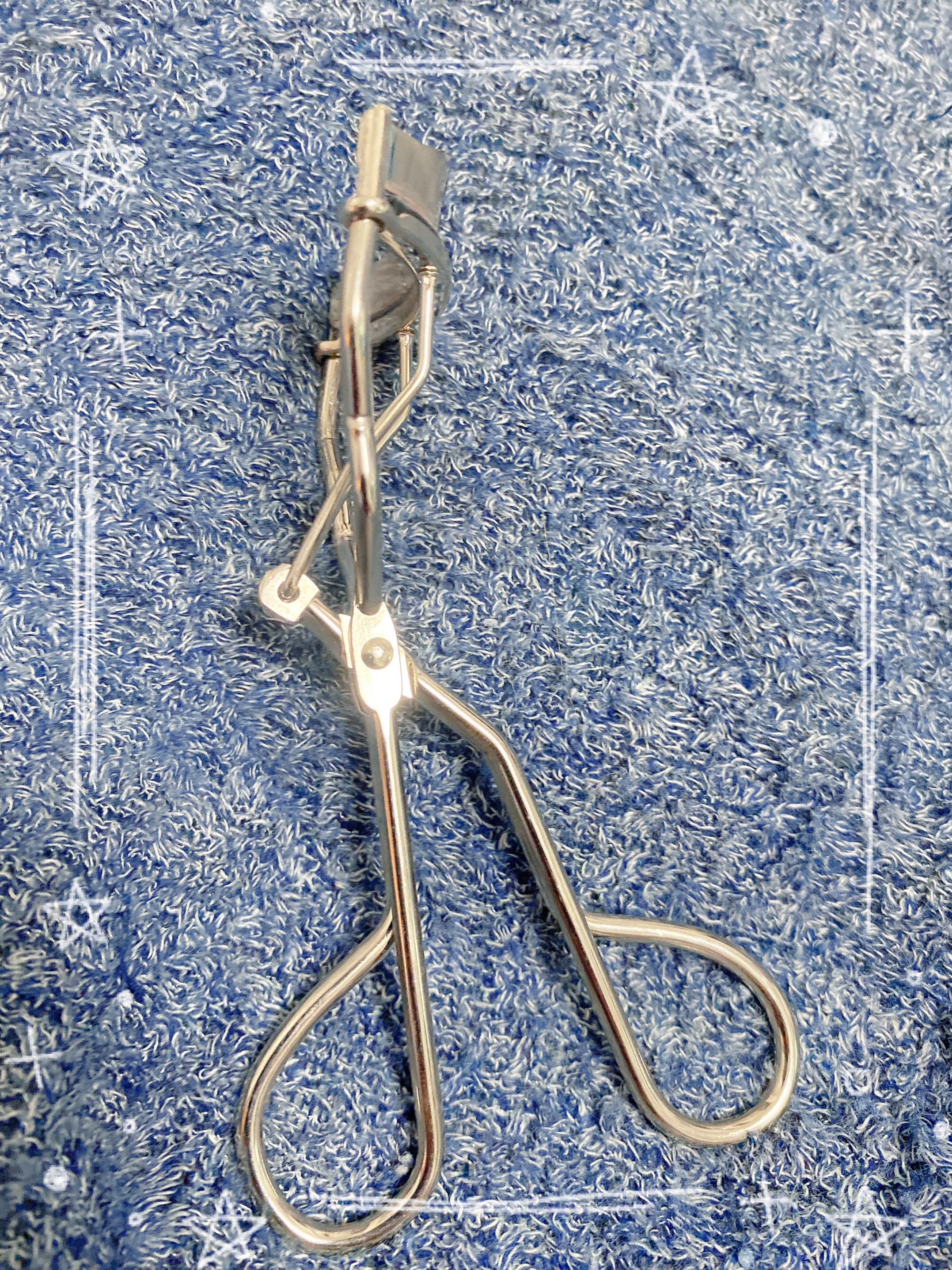 コージー クラウンフレーム アイラッシュカーラーのクチコミ「あまりぐいっと挟めてる感じがしないからばっちり根元からカールをつくりたい逆さまつげの私には物足.....」（1枚目）