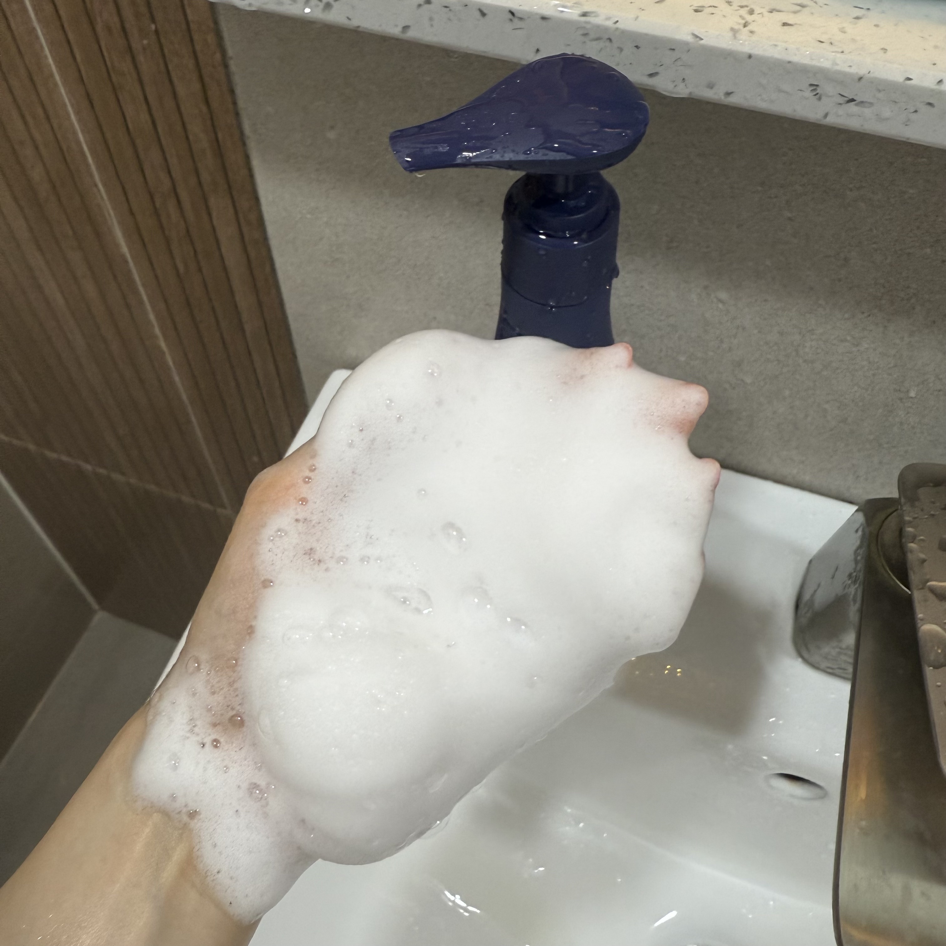 ナイトコラーゲンシャンプーミッドナイトフォレスト/treecell/市販シャンプーを使ったクチコミ（3枚目）