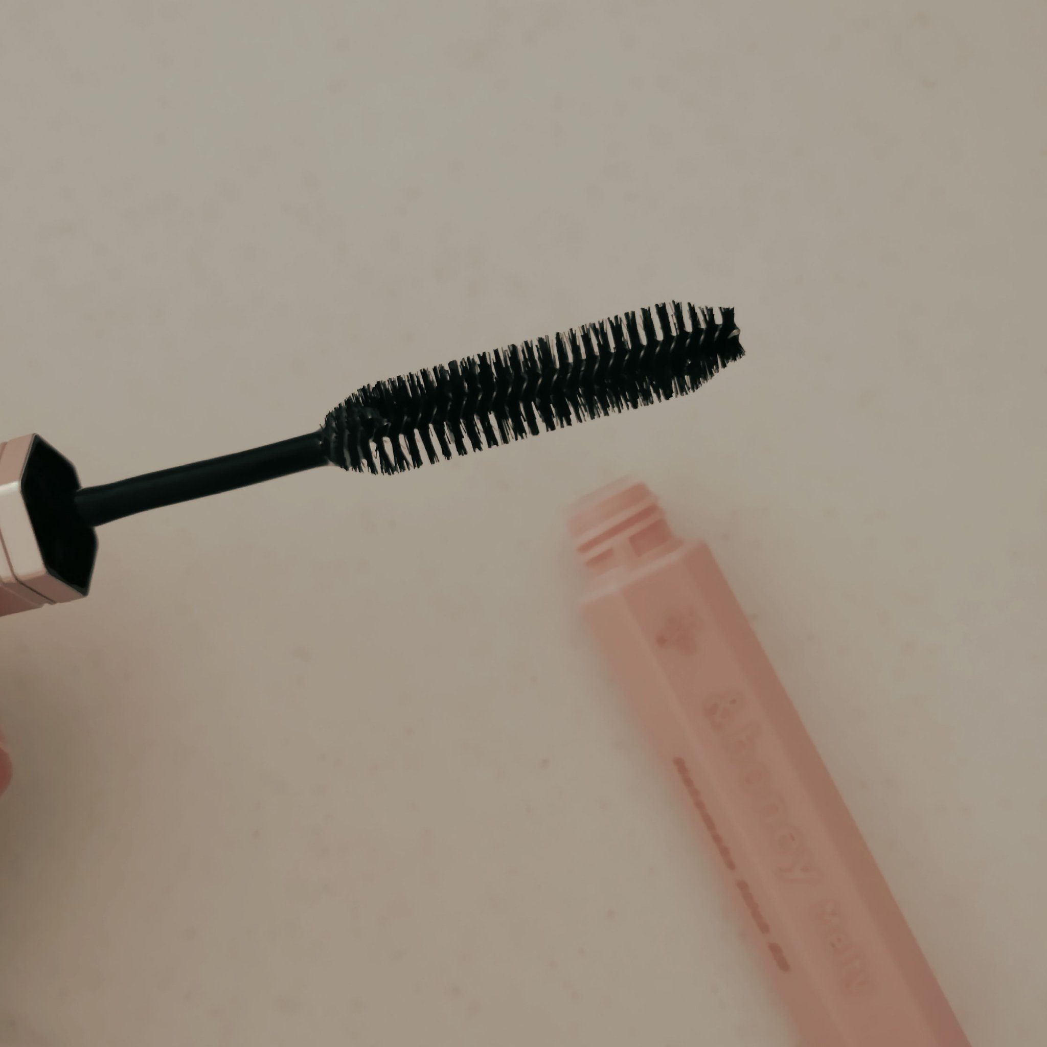 アンドハニー メルティ マトメイクスティック スーパーホールド 4.0/&honey/ヘアジェルを使ったクチコミ（2枚目）