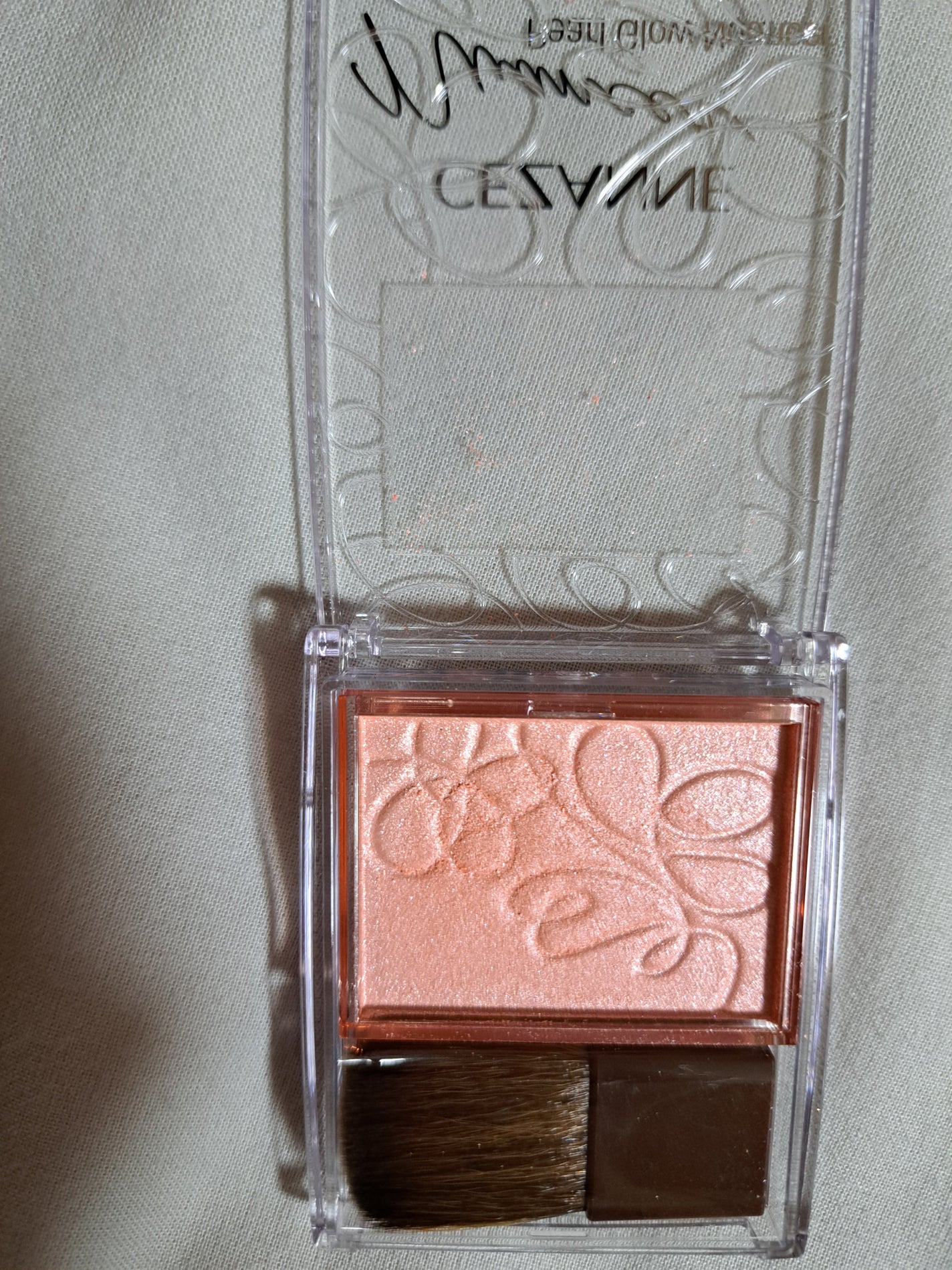 パールグロウニュアンサー/CEZANNE/パウダーハイライトを使ったクチコミ(1枚目)