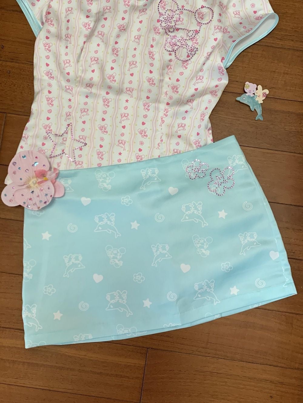 彩り日記 on LIPS 「レトロかわいい夏セットアップ見つけた!水滴ネック×花柄ストライ..」(2枚目)