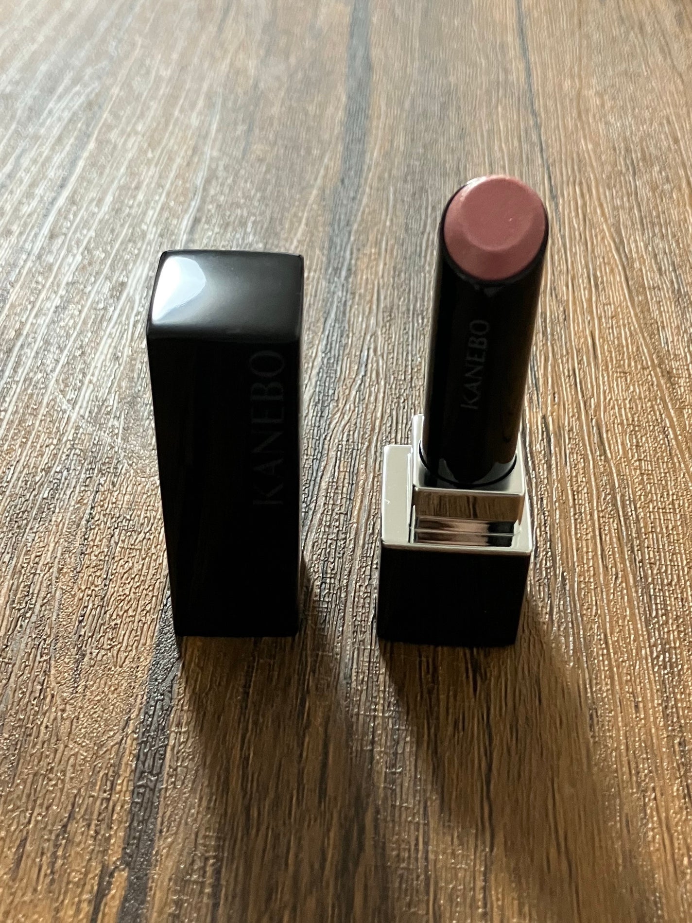 ルージュスターヴァイブラント/KANEBO/口紅を使ったクチコミ(1枚目)