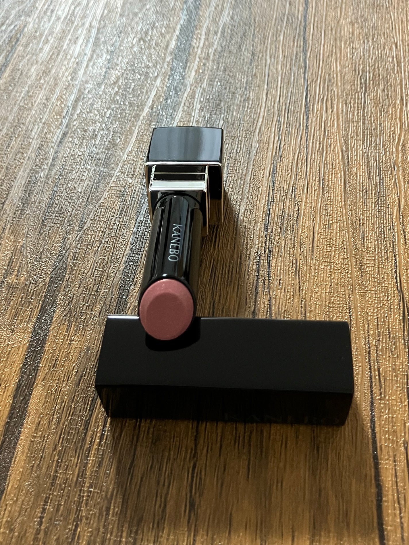 ルージュスターヴァイブラント/KANEBO/口紅を使ったクチコミ(2枚目)