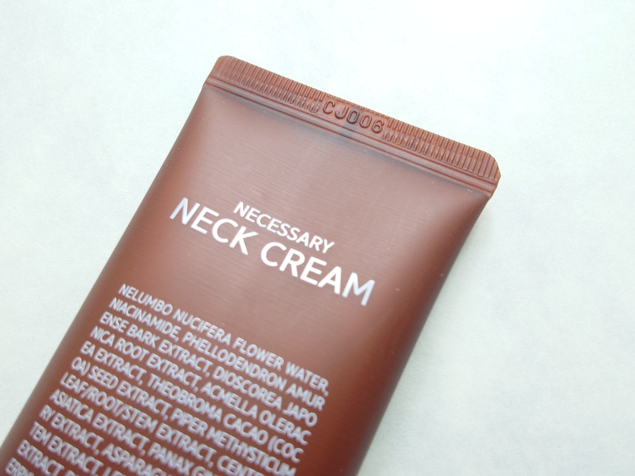 ネセサリーネッククリーム　チューブタイプ/VELLA/ネック・デコルテケアを使ったクチコミ（2枚目）