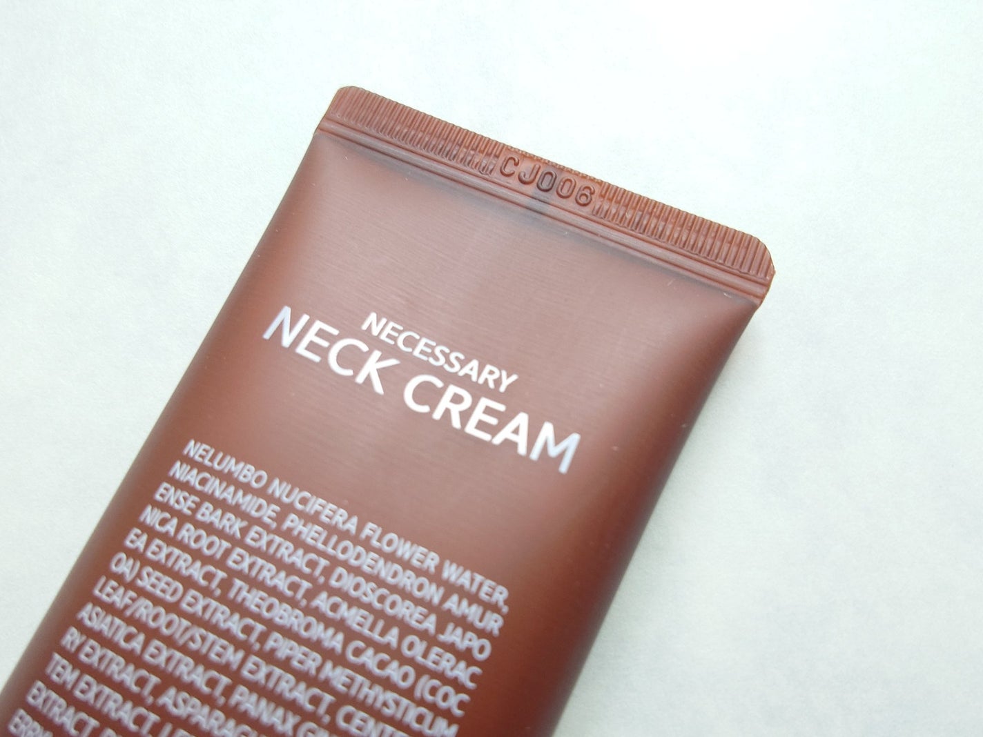 ネセサリーネッククリーム チューブタイプ/VELLA/ネック・デコルテケアを使ったクチコミ(2枚目)