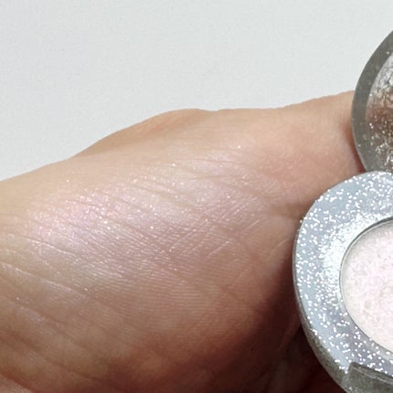 フィー グリッツストーンハイライター/fwee/パウダーハイライトを使ったクチコミ(2枚目)