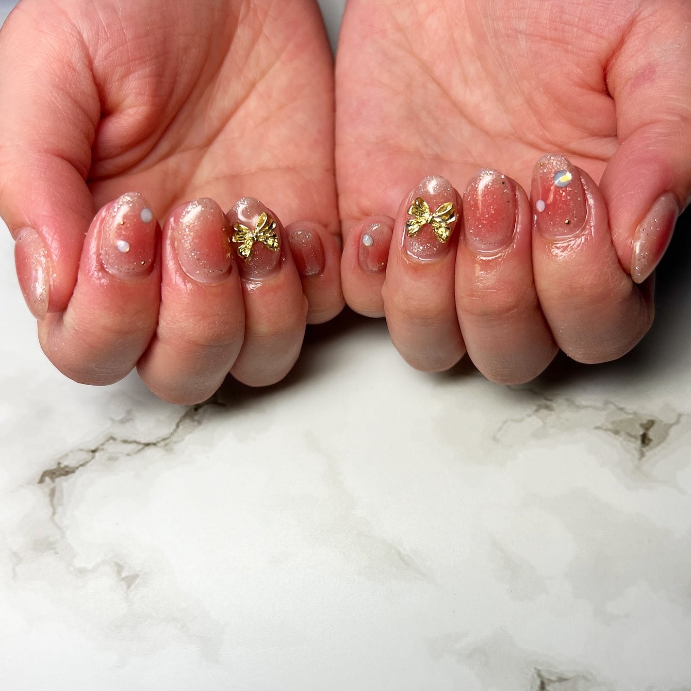 cst on LIPS 「#透け感宝石ネイルmenu…☑︎デザイン自由コース7.000円..」(2枚目)