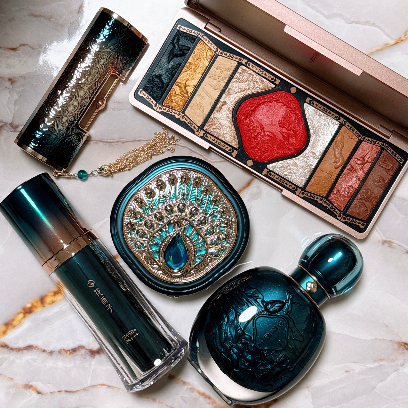 牡丹鏤月浮雕 百鳥朝鳳/花西子/アイシャドウパレットを使ったクチコミ(4枚目)