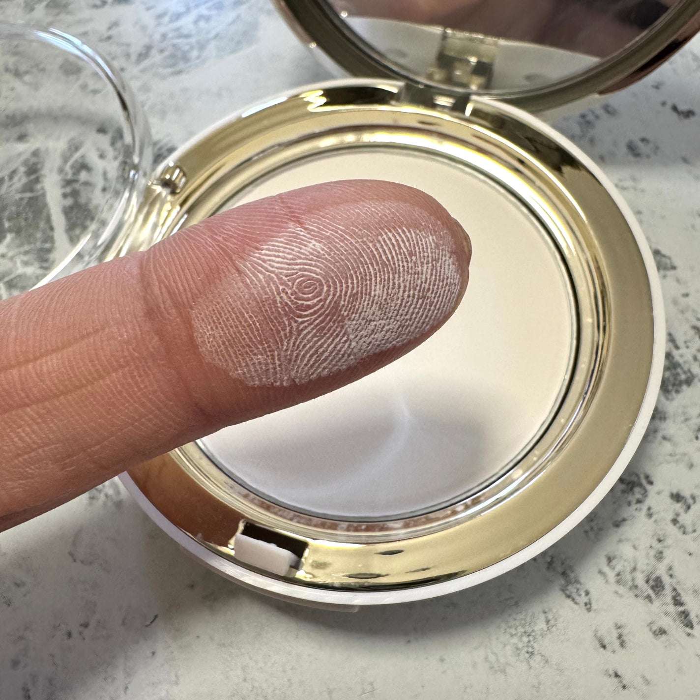 ハイドラセッティングパウダー/byLieto/プレストパウダーを使ったクチコミ(3枚目)