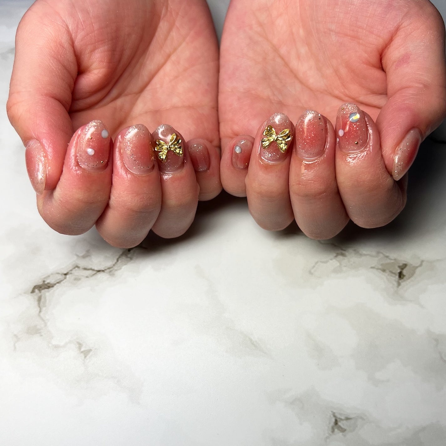 cst on LIPS 「#透け感宝石ネイルmenu…☑︎デザイン自由コース7.000円..」(1枚目)