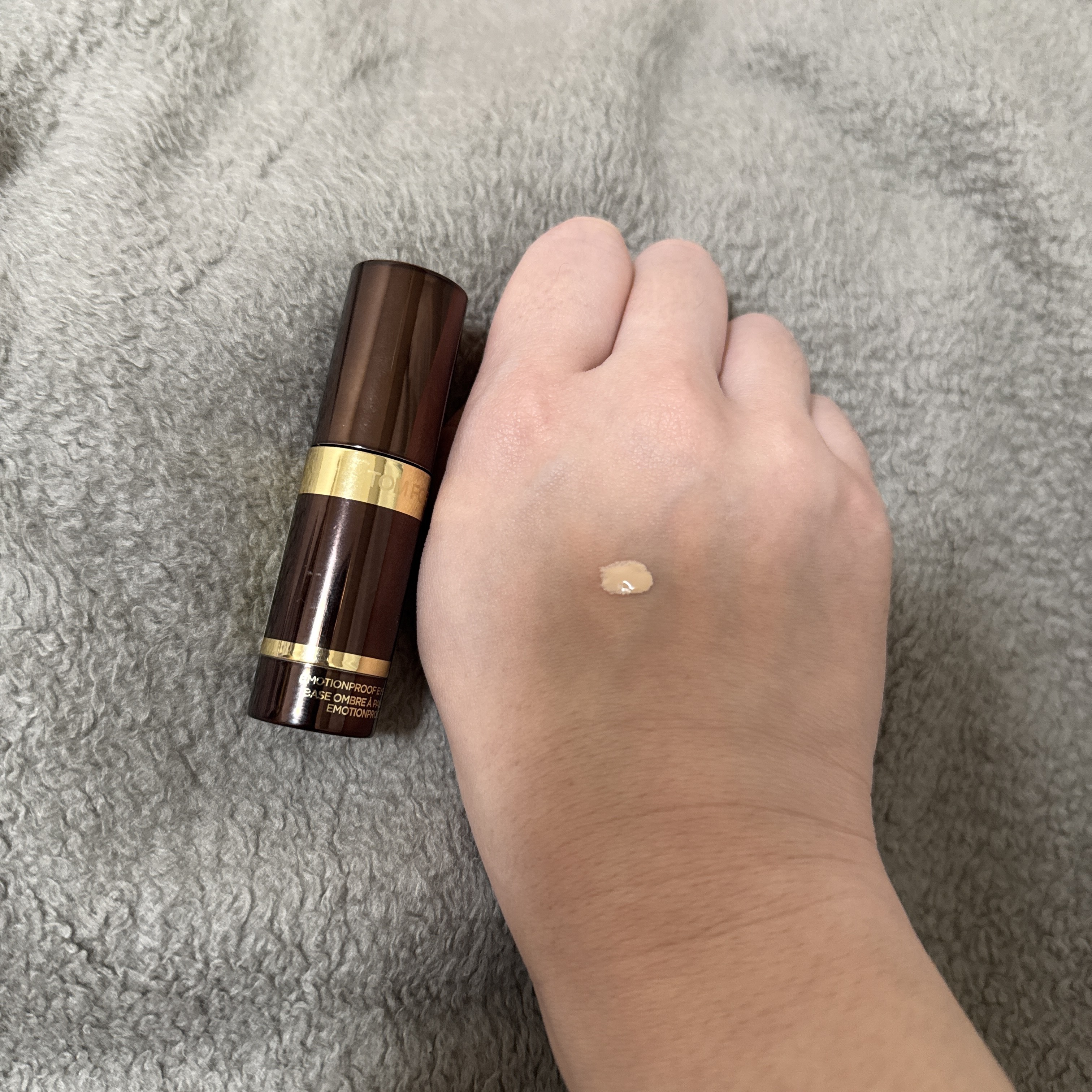 エモーションプルーフ アイ プライマー/TOM FORD BEAUTY/アイシャドウベースを使ったクチコミ（2枚目）