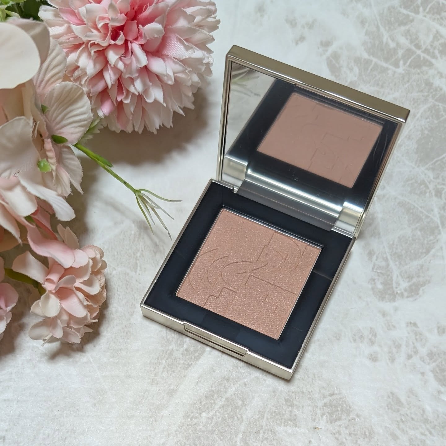 オールオーバーフェイスブラッシュ/TWO SLASH FOUR/パウダーチークを使ったクチコミ（2枚目）