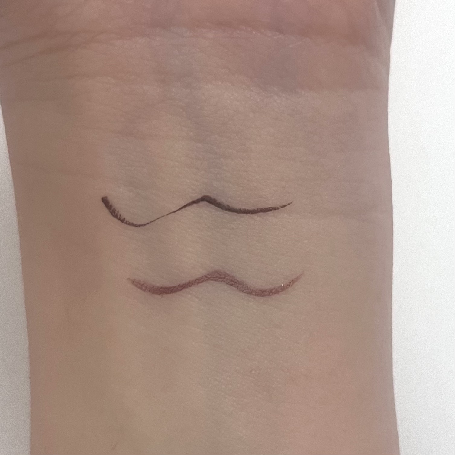 ニュアンスリキッドアイライナー/minum/リキッドアイライナーを使ったクチコミ（3枚目）