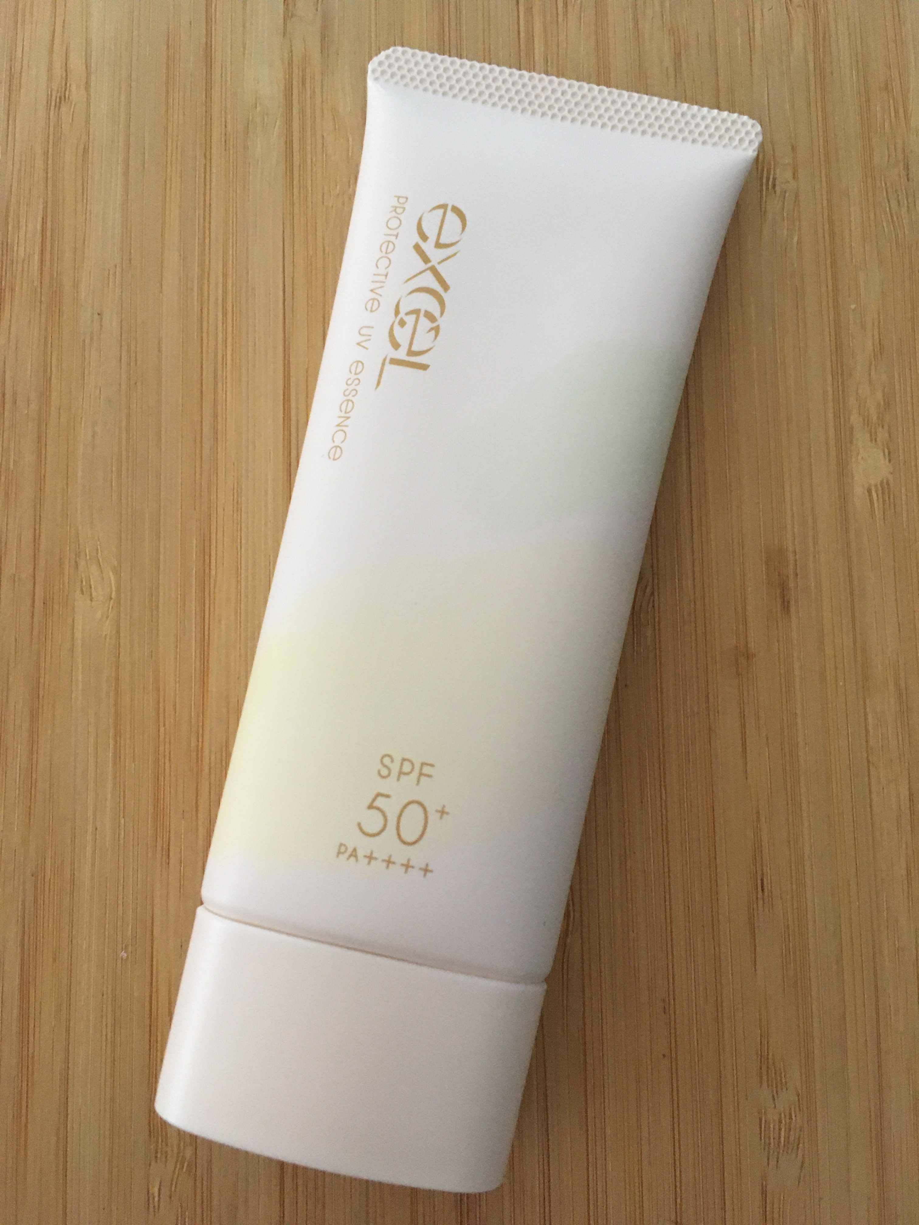 プロテクティブ UVエッセンス 通常品(ベルガモット＆ユーカリの香り)/excel/日焼け止めローションを使ったクチコミ（1枚目）