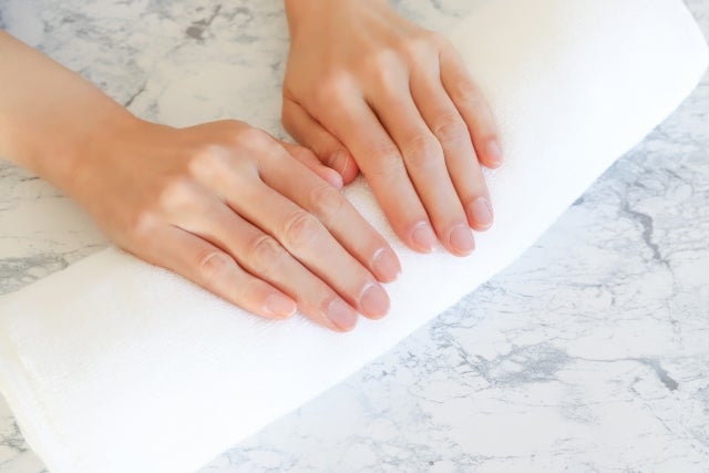 ネイルをする前の手