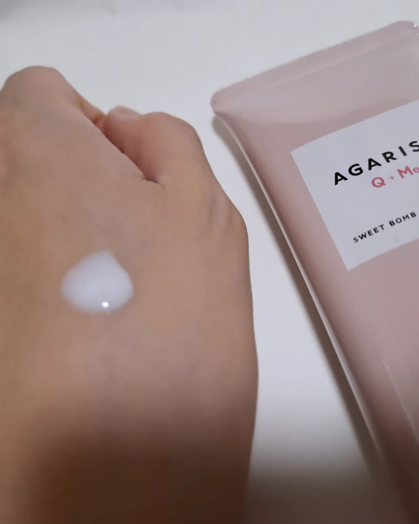 キューミースウィートボムホワイトクリーム/AGARISM/ボディクリームを使ったクチコミ（2枚目）