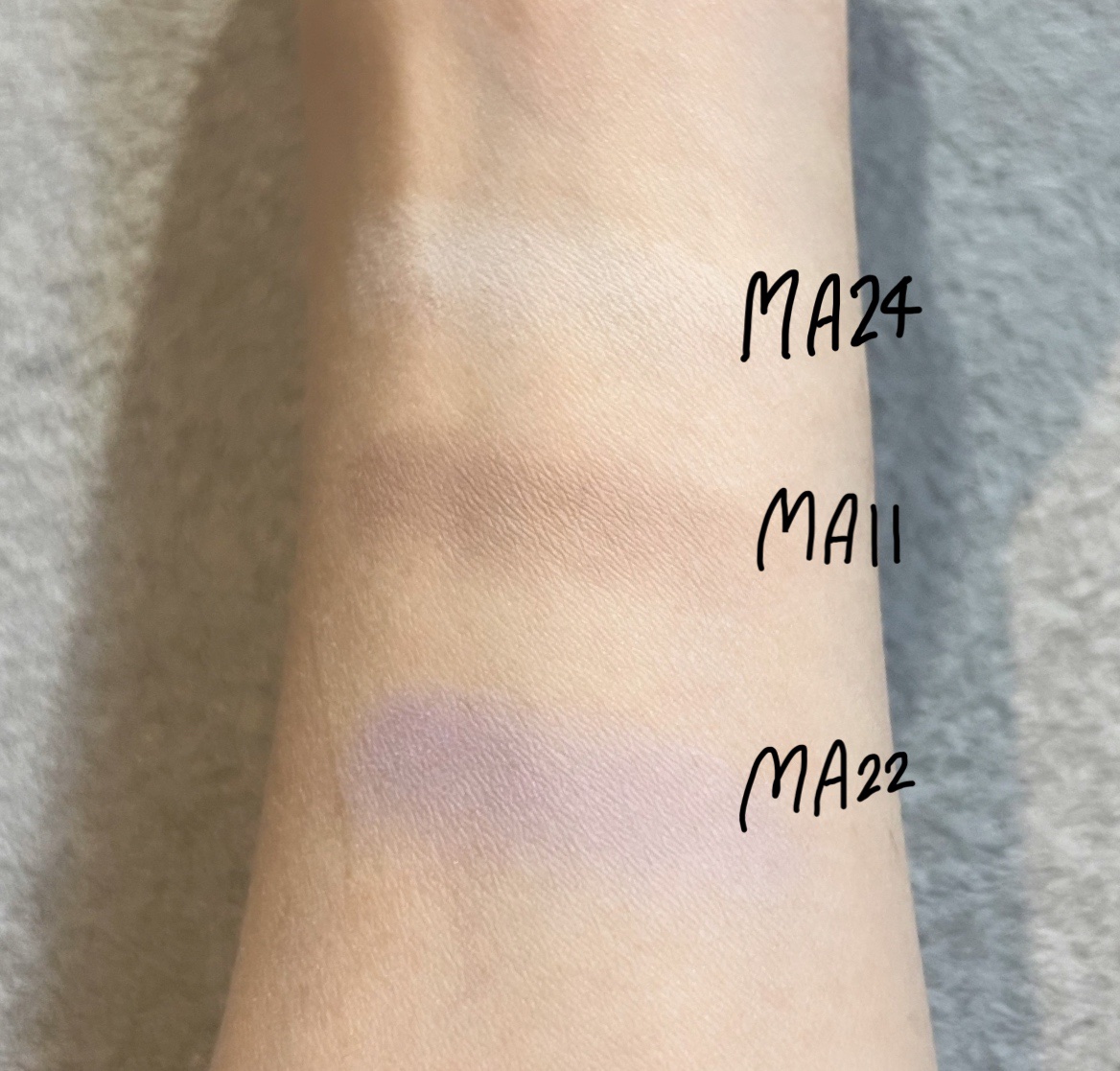 マルチカラーバリエーション マット MA11/チャコット・コスメティクス/単色アイシャドウを使ったクチコミ（3枚目）