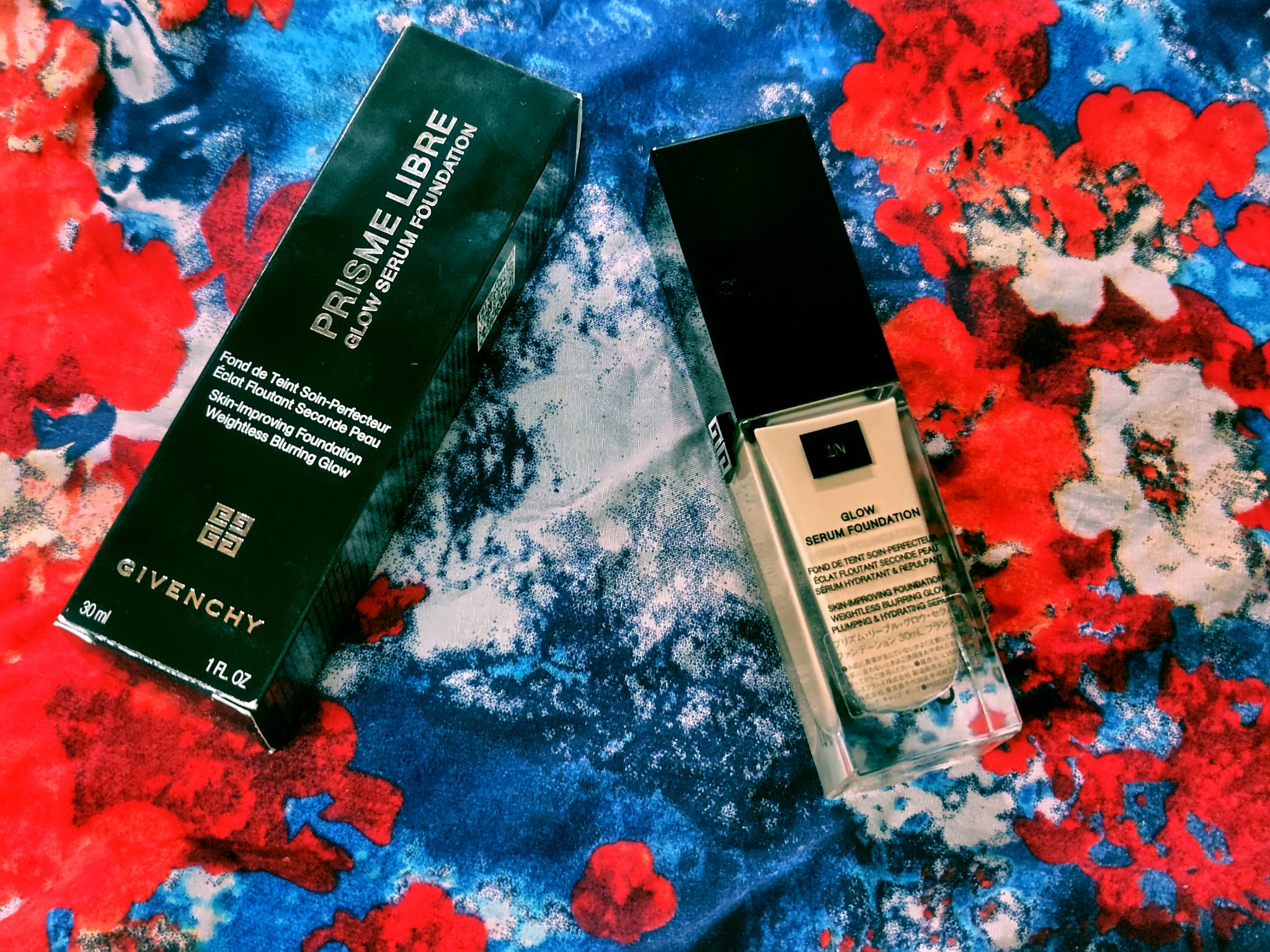 プリズム･リーブル･グロウ･セラム･ ファンデーション/GIVENCHY/リキッドファンデーションを使ったクチコミ（1枚目）