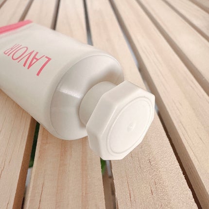 パフュームハンドクリーム ホワイトムスク&アンバー/LAVOIR/ハンドクリームを使ったクチコミ(4枚目)