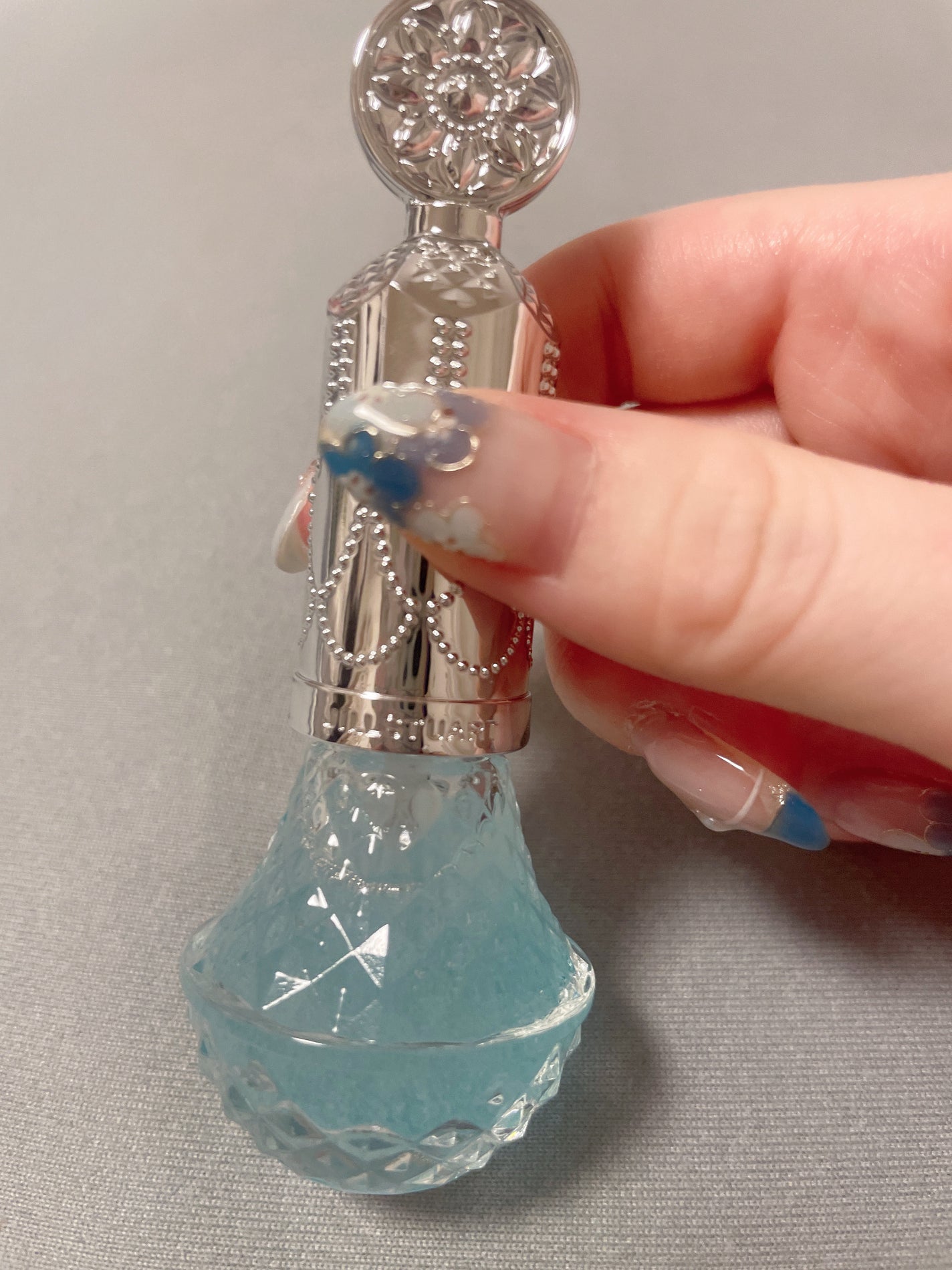 ジルスチュアート サムシングピュアブルー アロマティックフラワー ネイルオイル/JILL STUART/ネイルオイル・トリートメントを使ったクチコミ(3枚目)