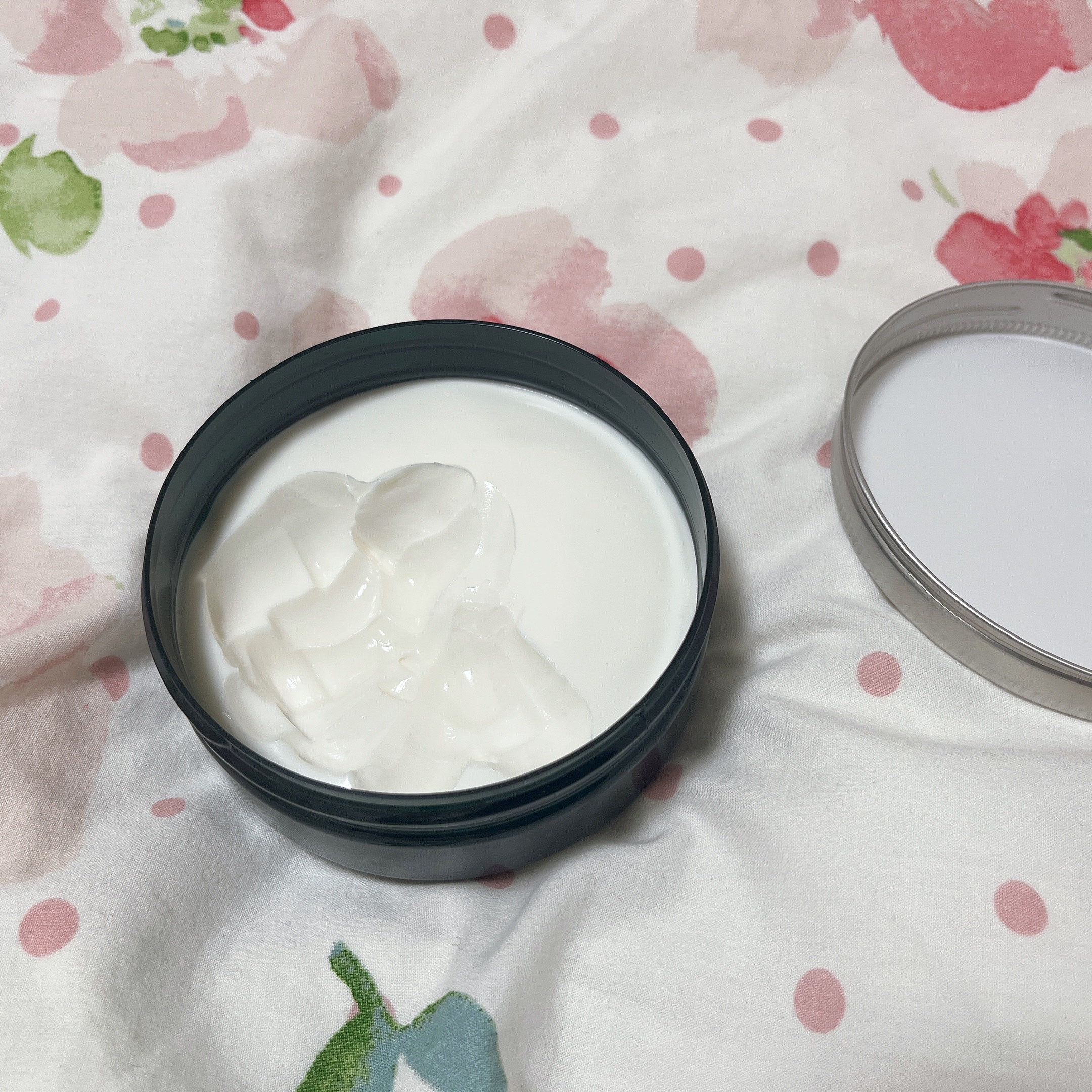 ボディバター アーモンドミルク/THE BODY SHOP/ボディクリームを使ったクチコミ（3枚目）