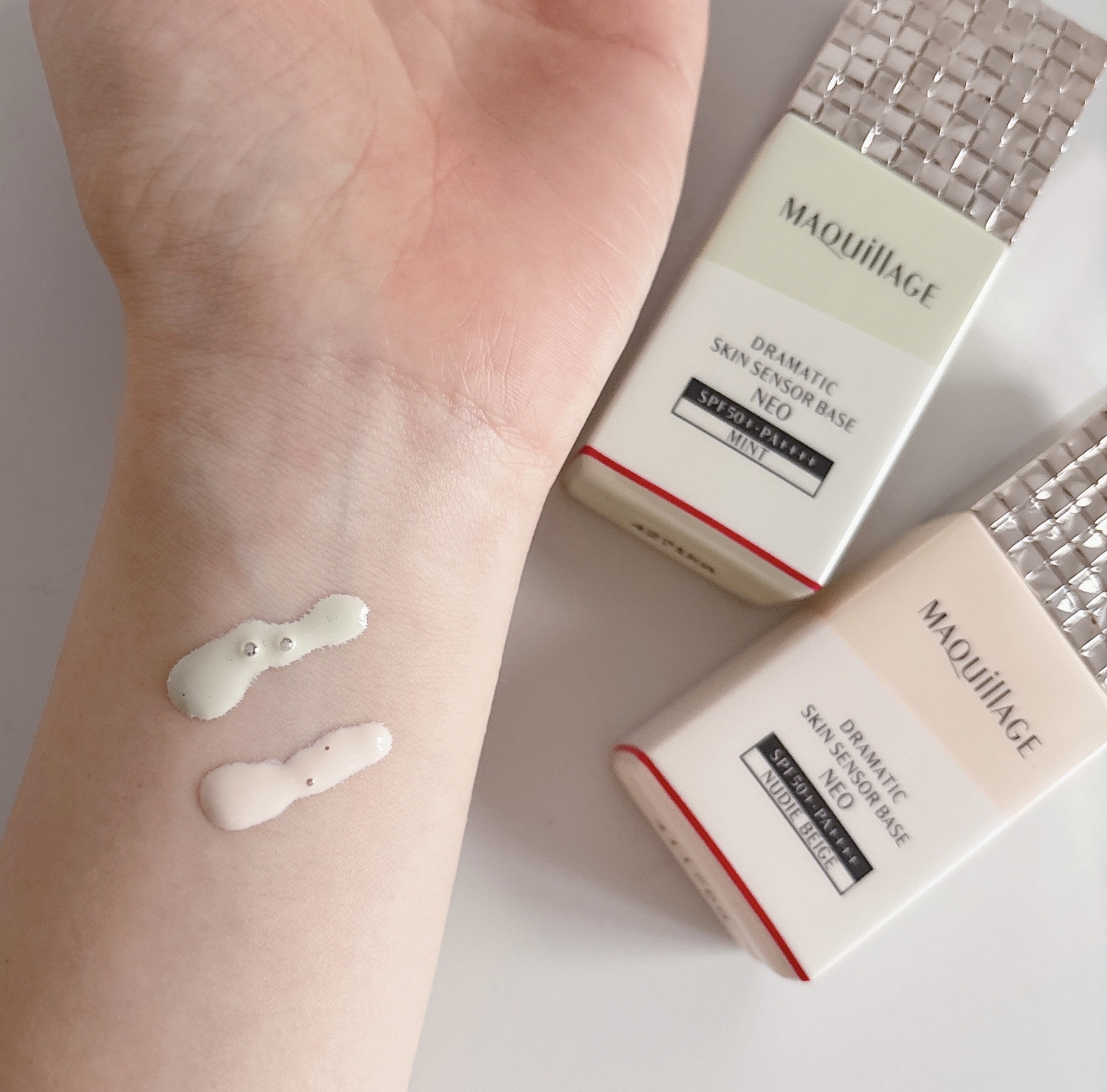 グリーンカラーのマキアージュの下地💚

ーーーーーーーーーーーーーーーーーーーー


ベージュカラーを愛用していて、グリーンカラーも使ってみたいなと思っていた時に頂きました！



キャップの部分のキラキラが好きで、高級感もあるパッケージ